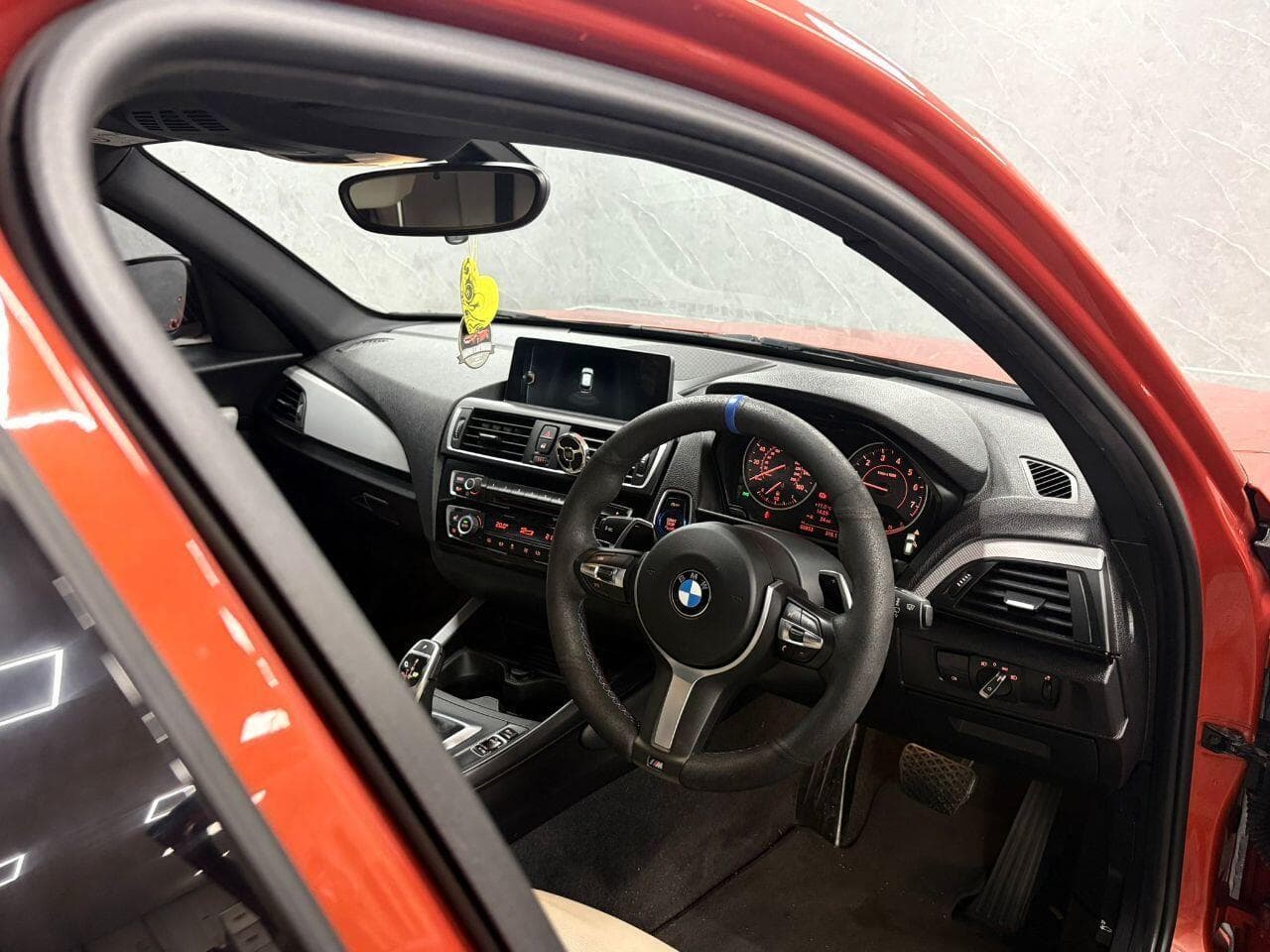 2017 BMW 1 Series - Thumbnail 31