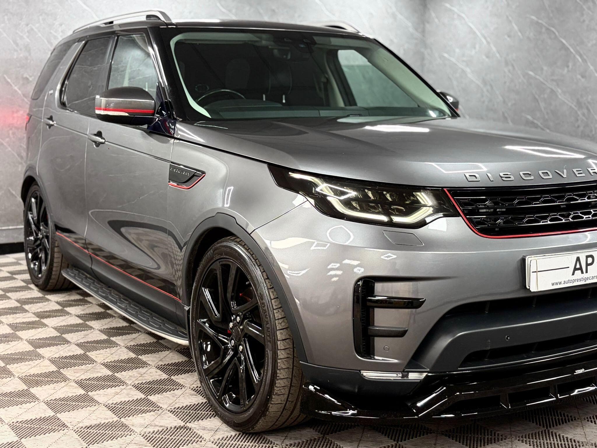 2017 Land Rover Discovery - Thumbnail 10