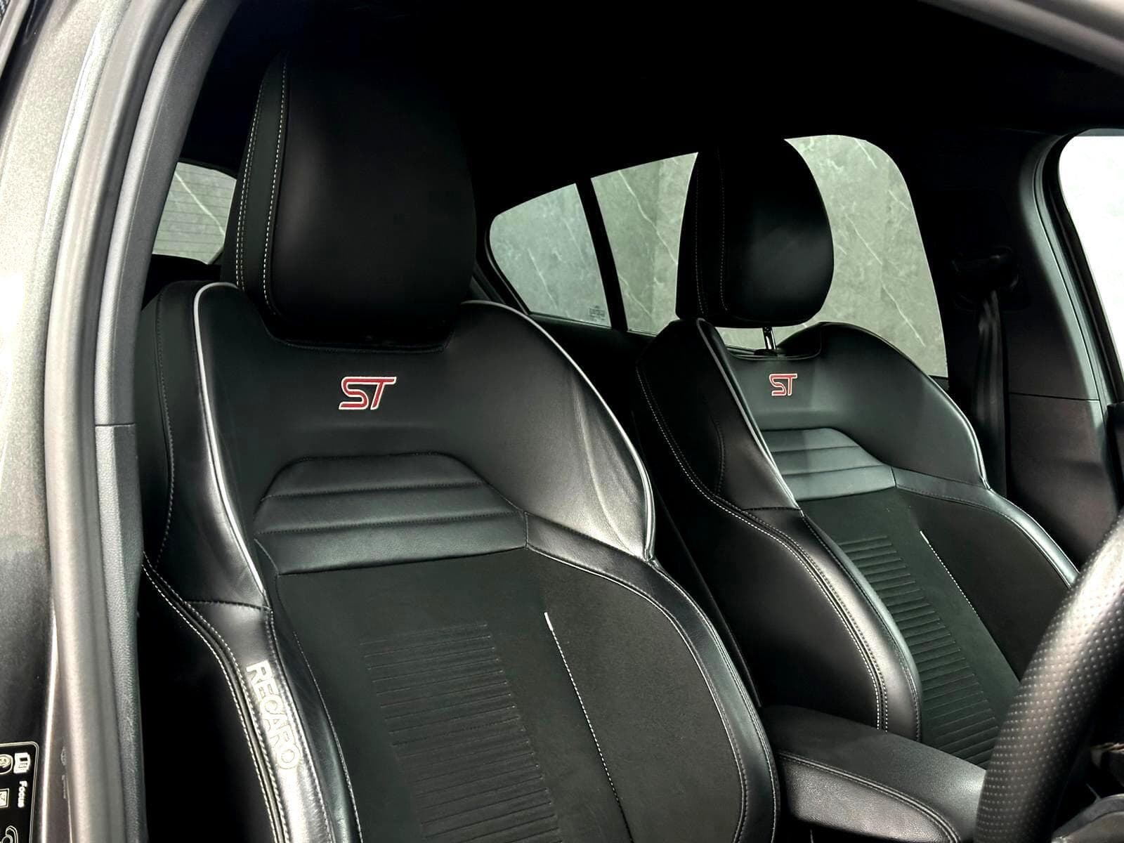 2020 Ford Focus - Thumbnail 20