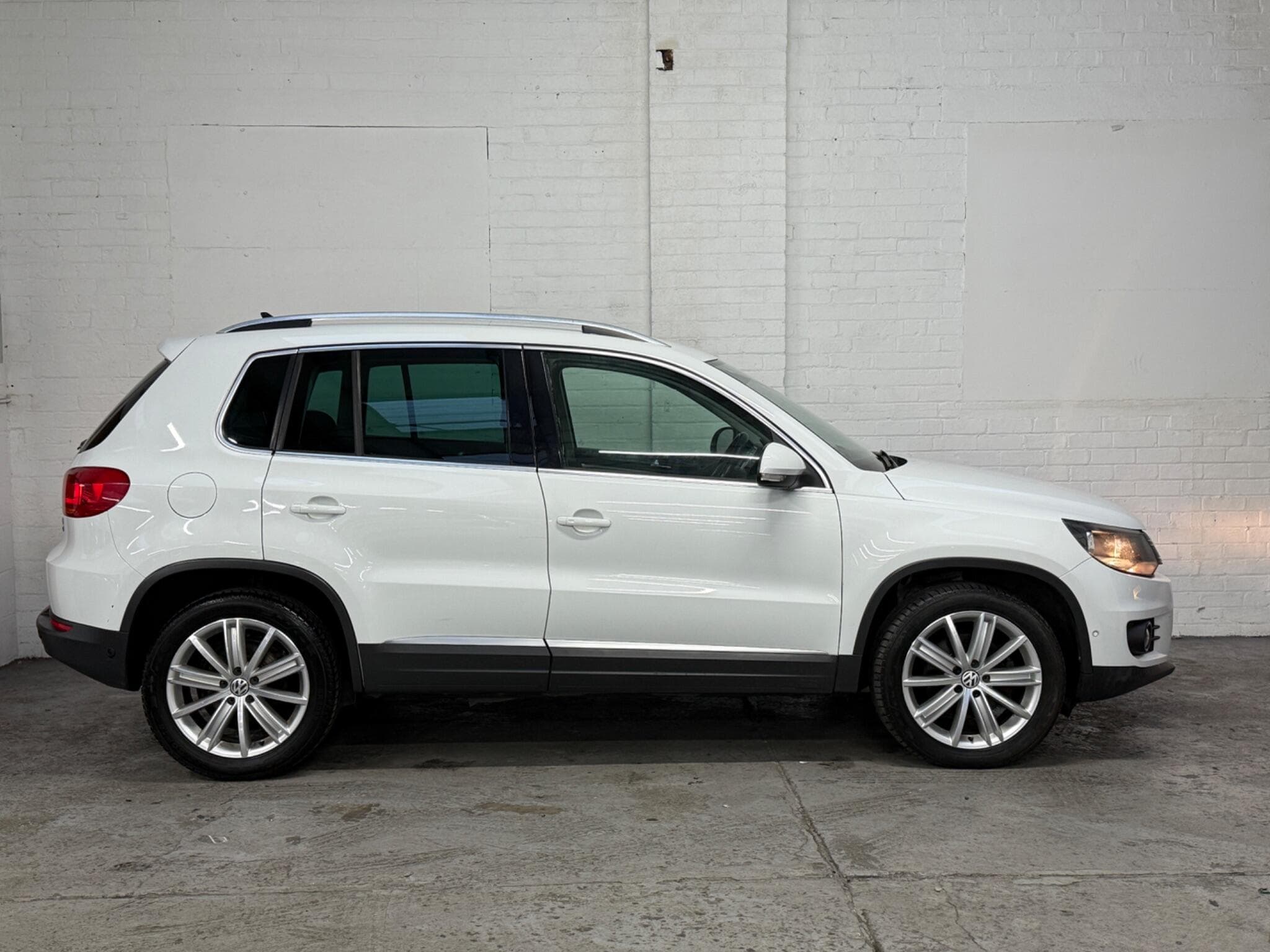 2015 Volkswagen Tiguan - Thumbnail 6