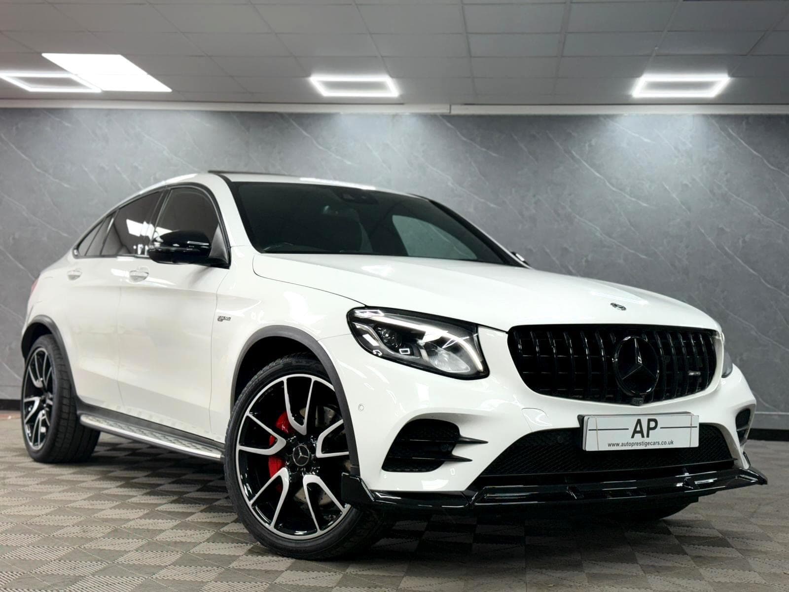 2018 Mercedes-Benz GLC - Thumbnail 2