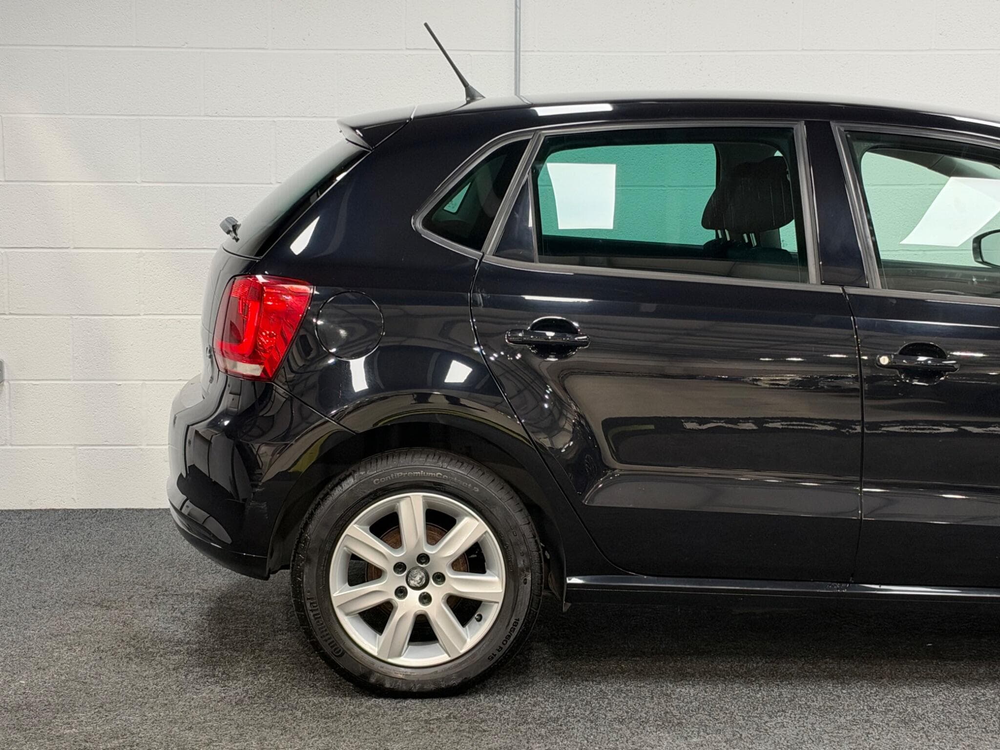 2012 Volkswagen Polo - Thumbnail 28