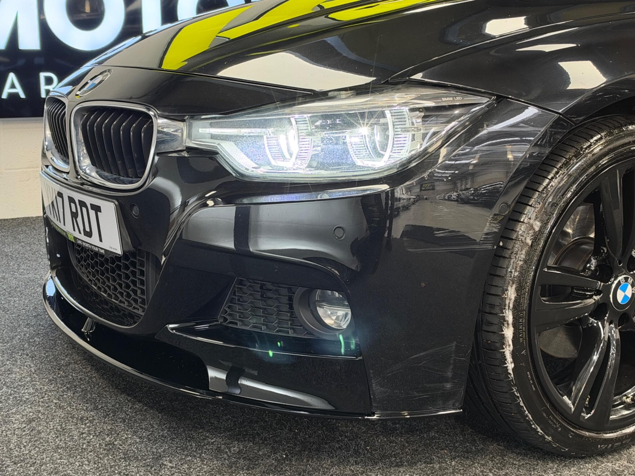 2017 BMW 3 Series - Thumbnail 9