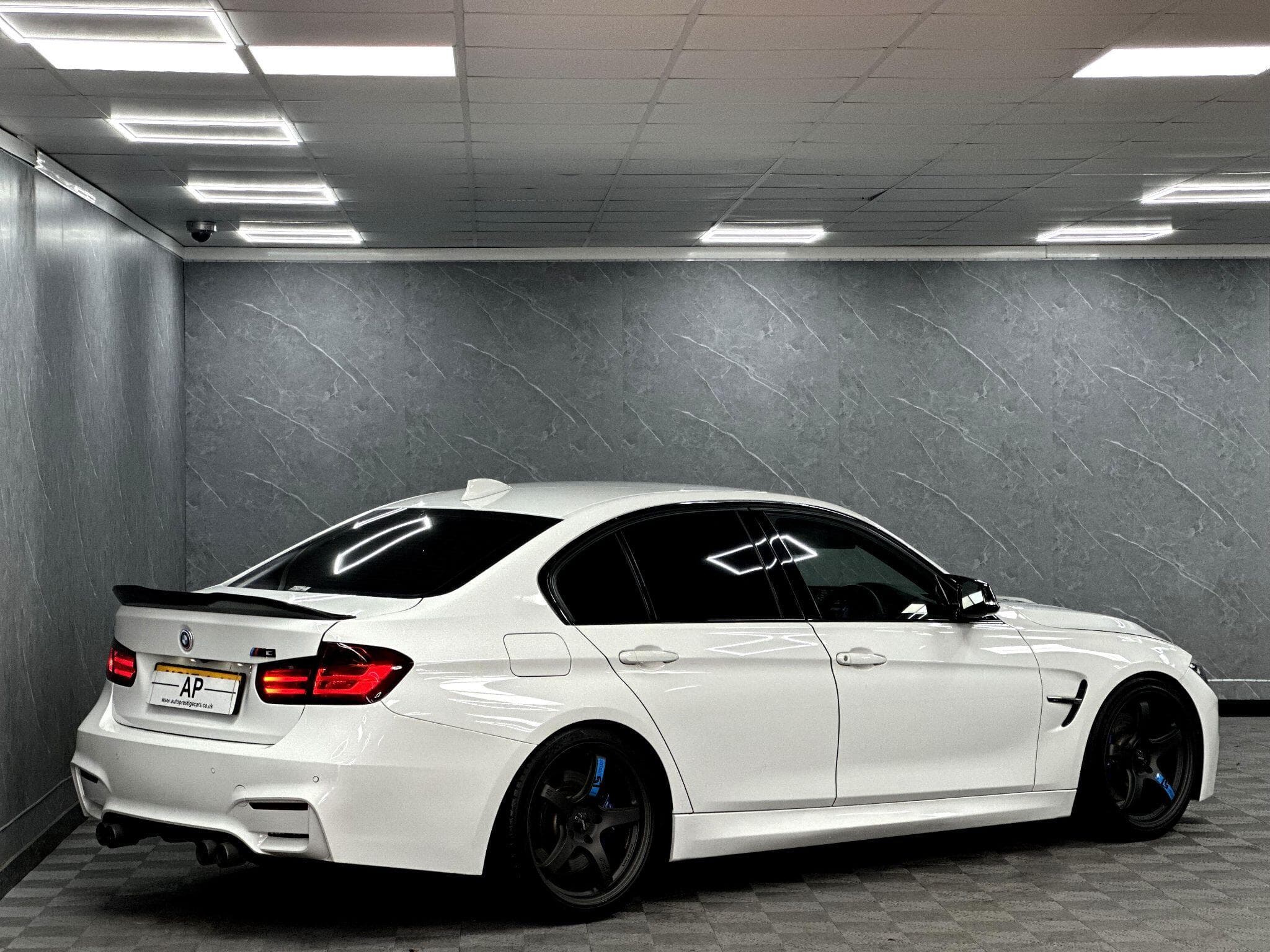 2015 BMW 3 Series - Thumbnail 18