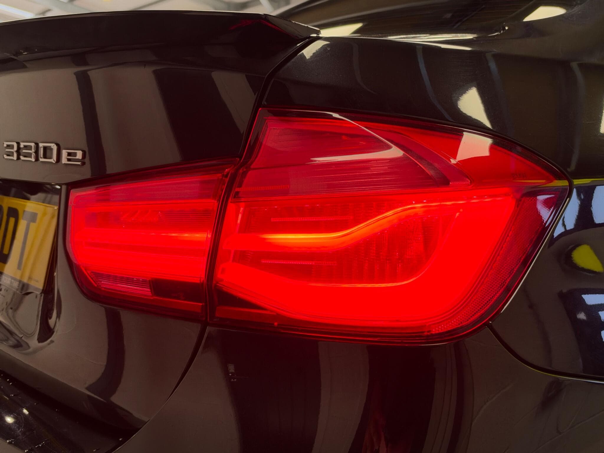 2017 BMW 3 Series - Thumbnail 32