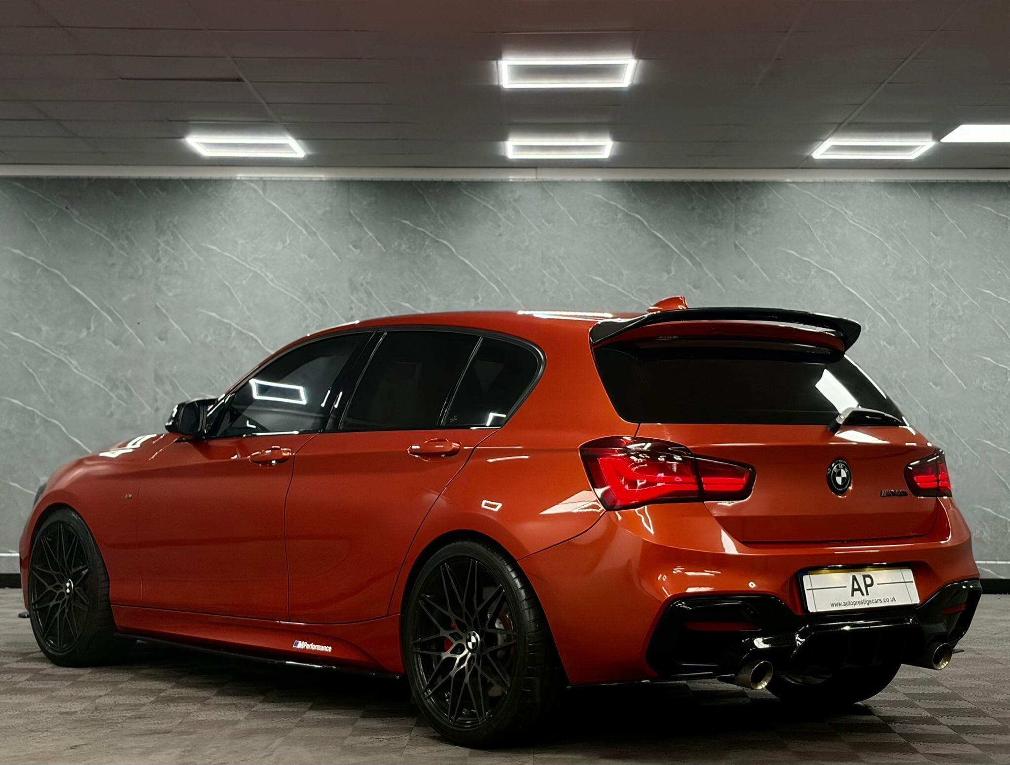 2017 BMW 1 Series - Thumbnail 16