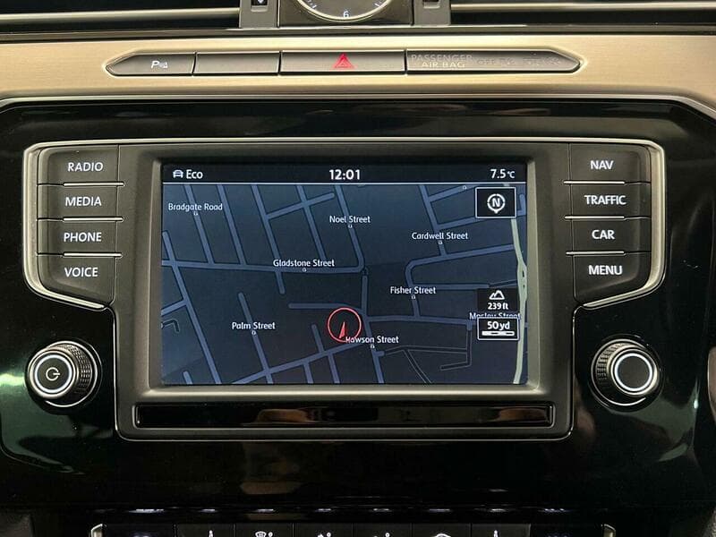 2015 Volkswagen Passat - Thumbnail 38