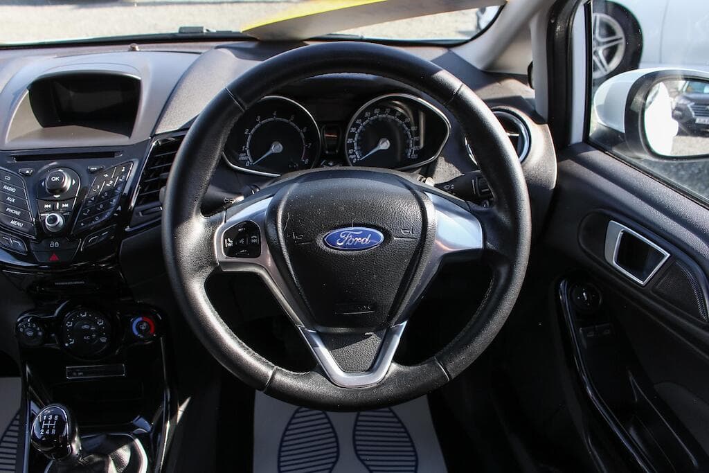2014 Ford Fiesta - Thumbnail 23