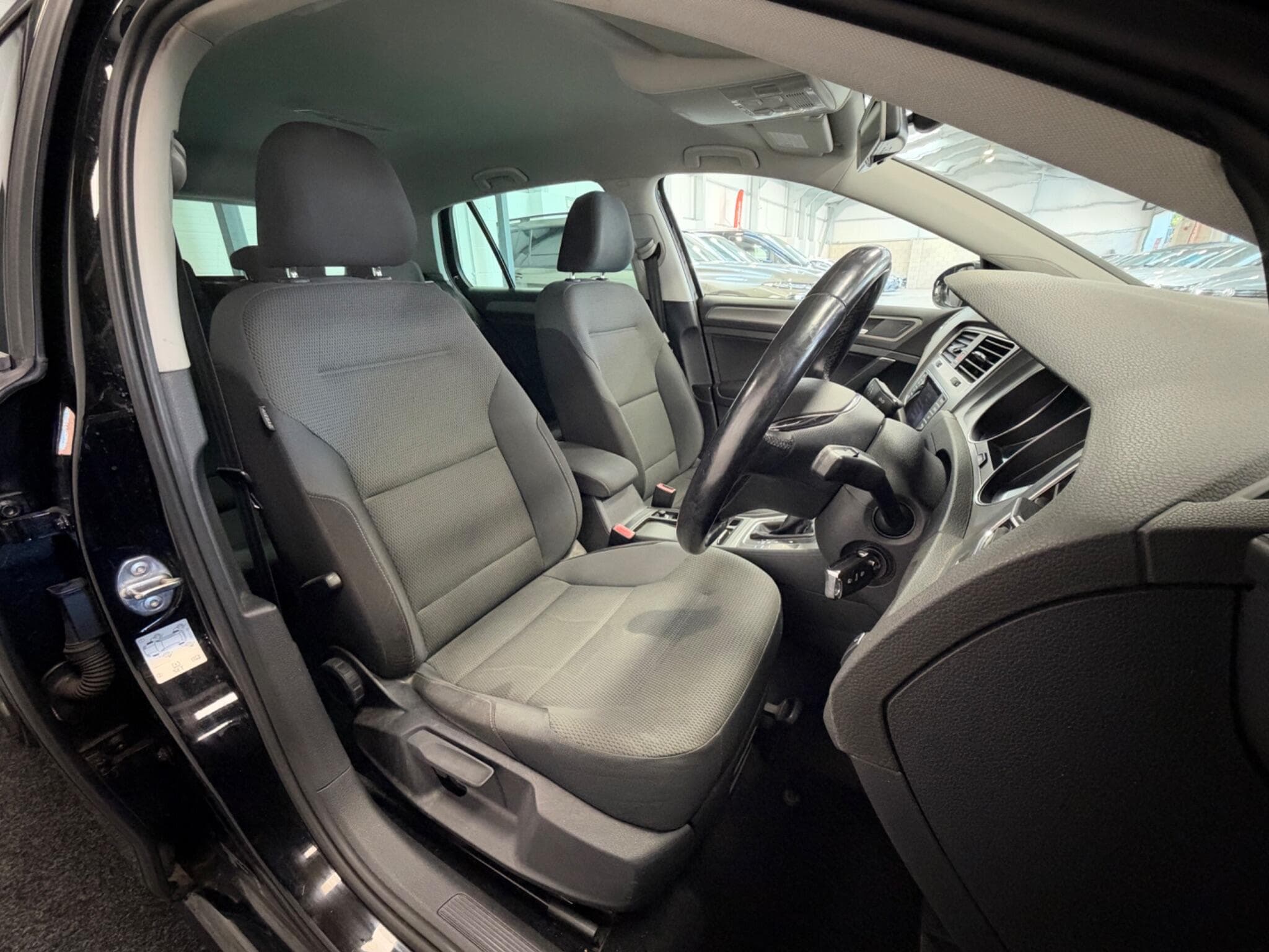 2014 Volkswagen Golf - Thumbnail 18