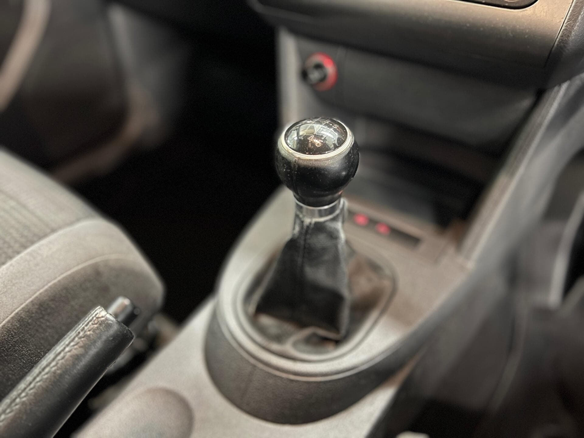 2010 Volkswagen Touran - Thumbnail 29