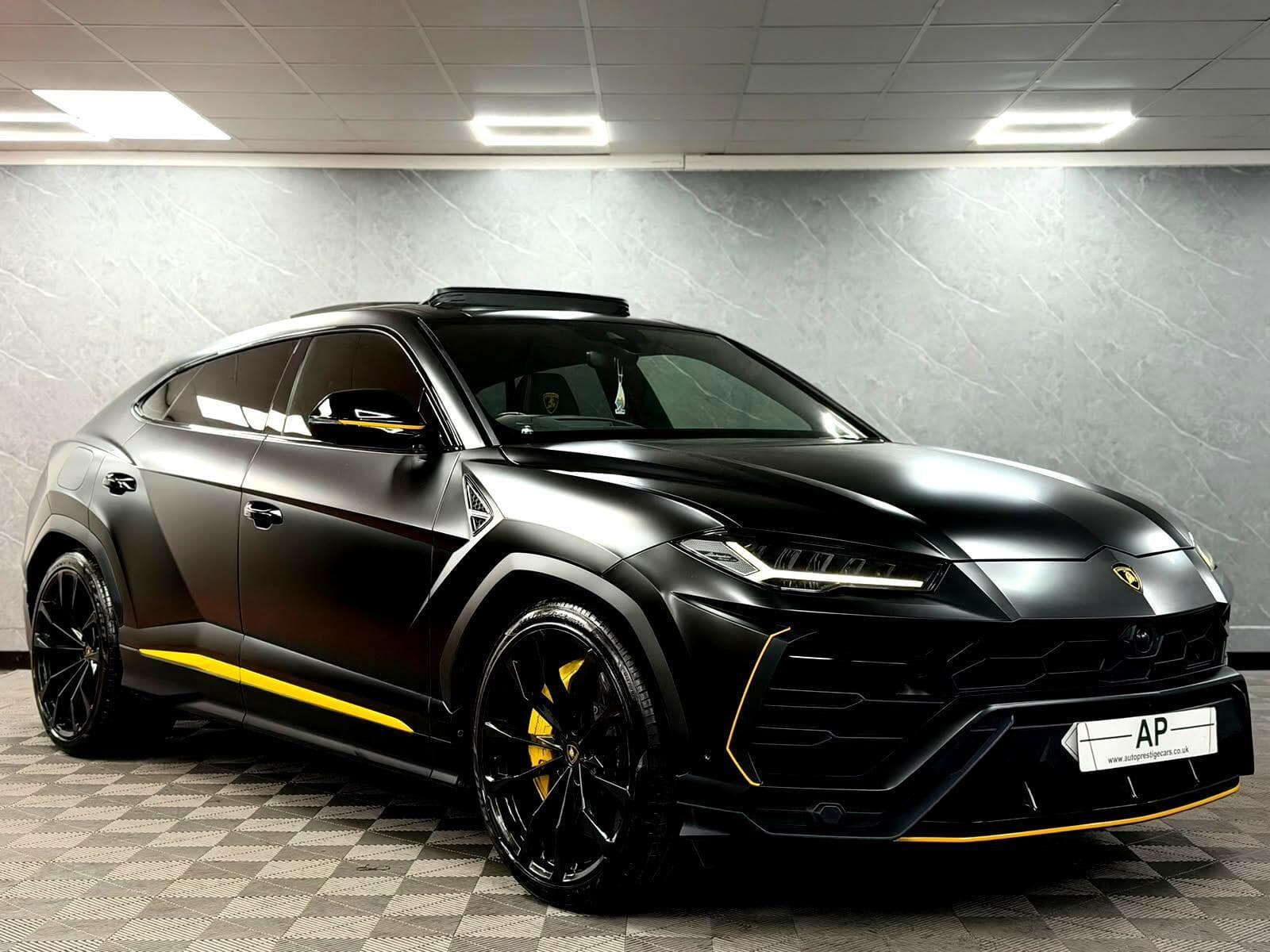 2022 Lamborghini Urus - Thumbnail 6