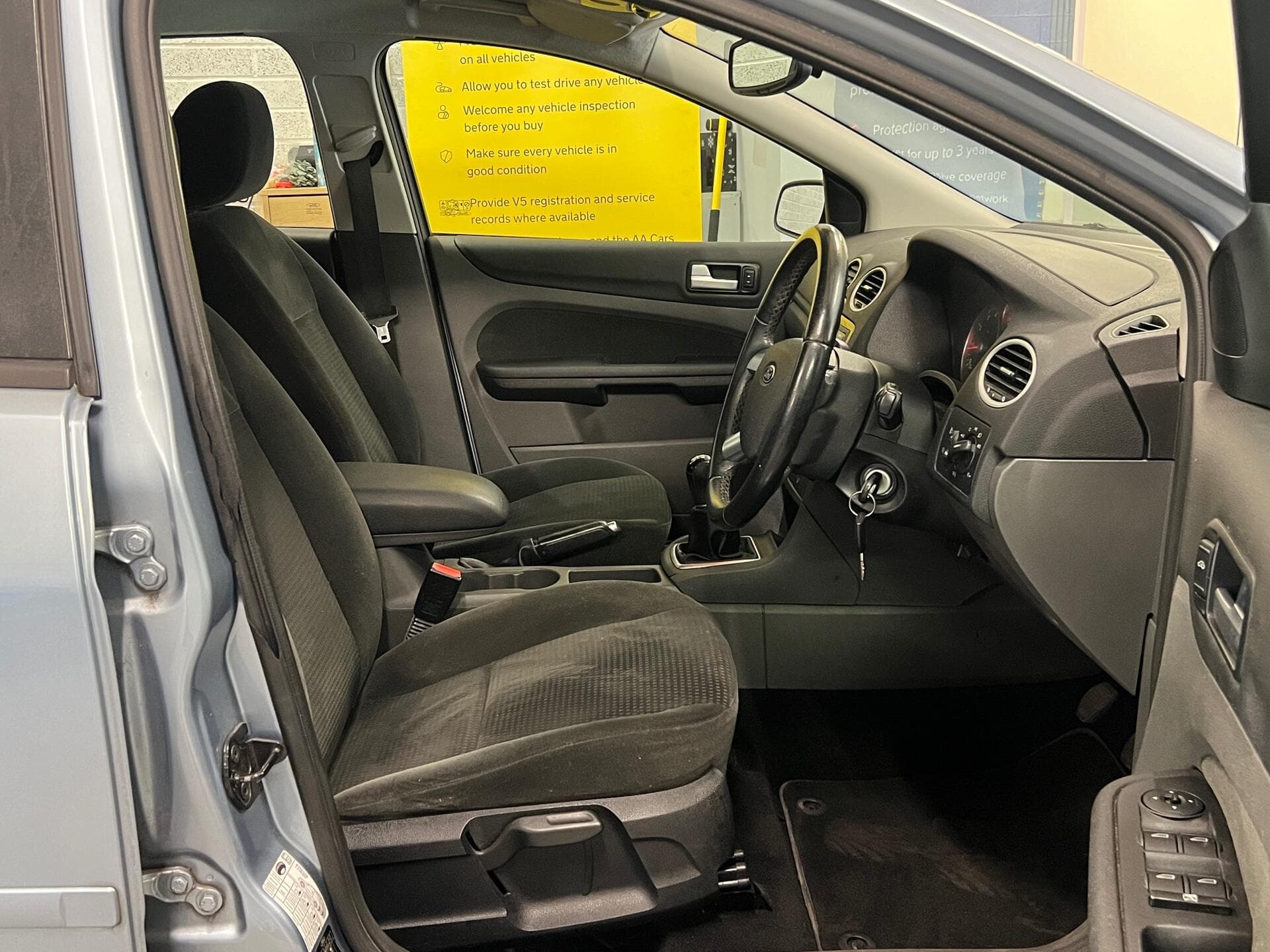 2007 Ford Focus - Thumbnail 17
