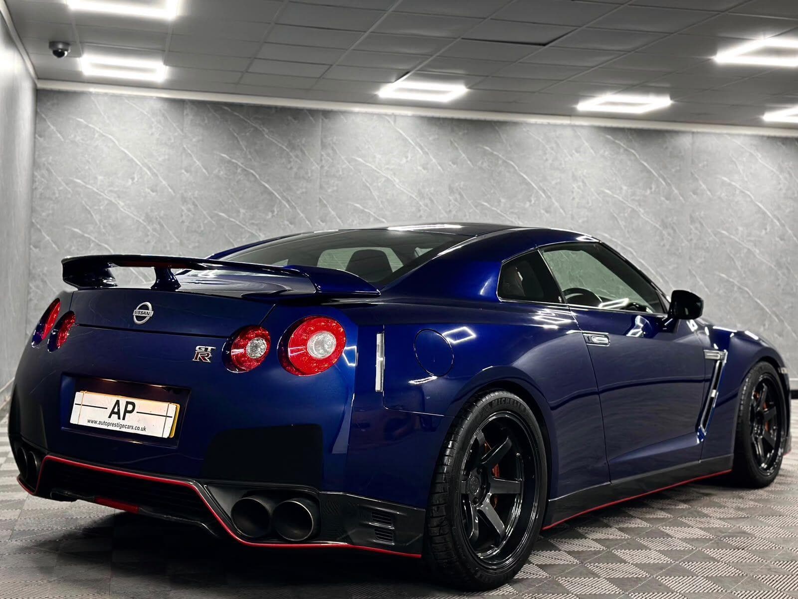 2012 Nissan GT-R - Thumbnail 8
