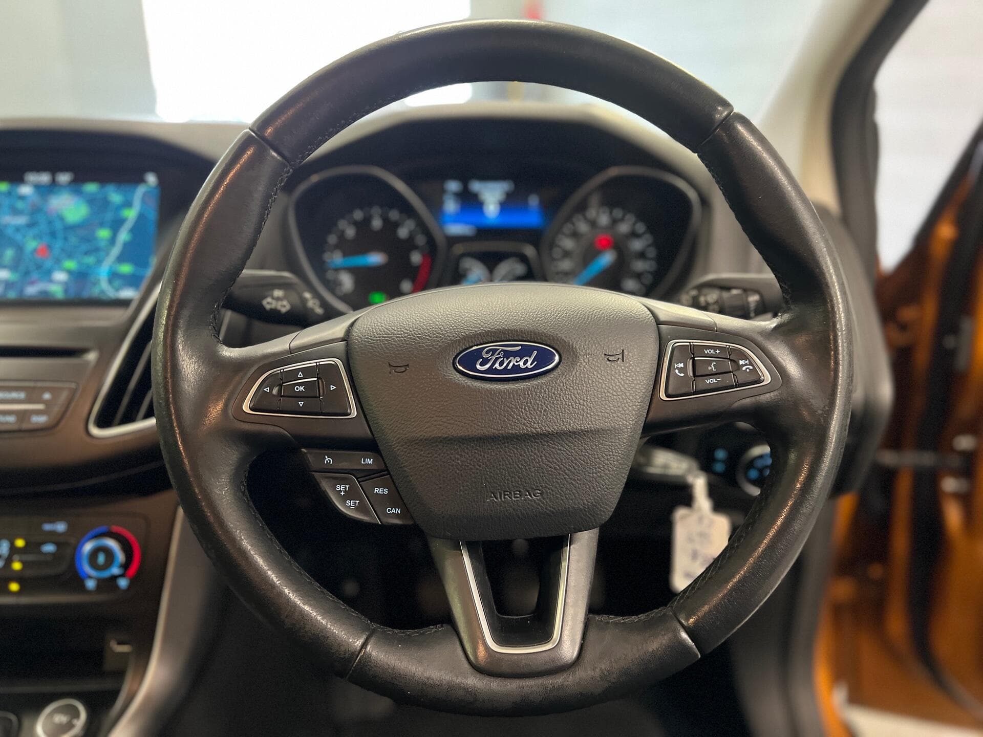 2017 Ford Focus - Thumbnail 26