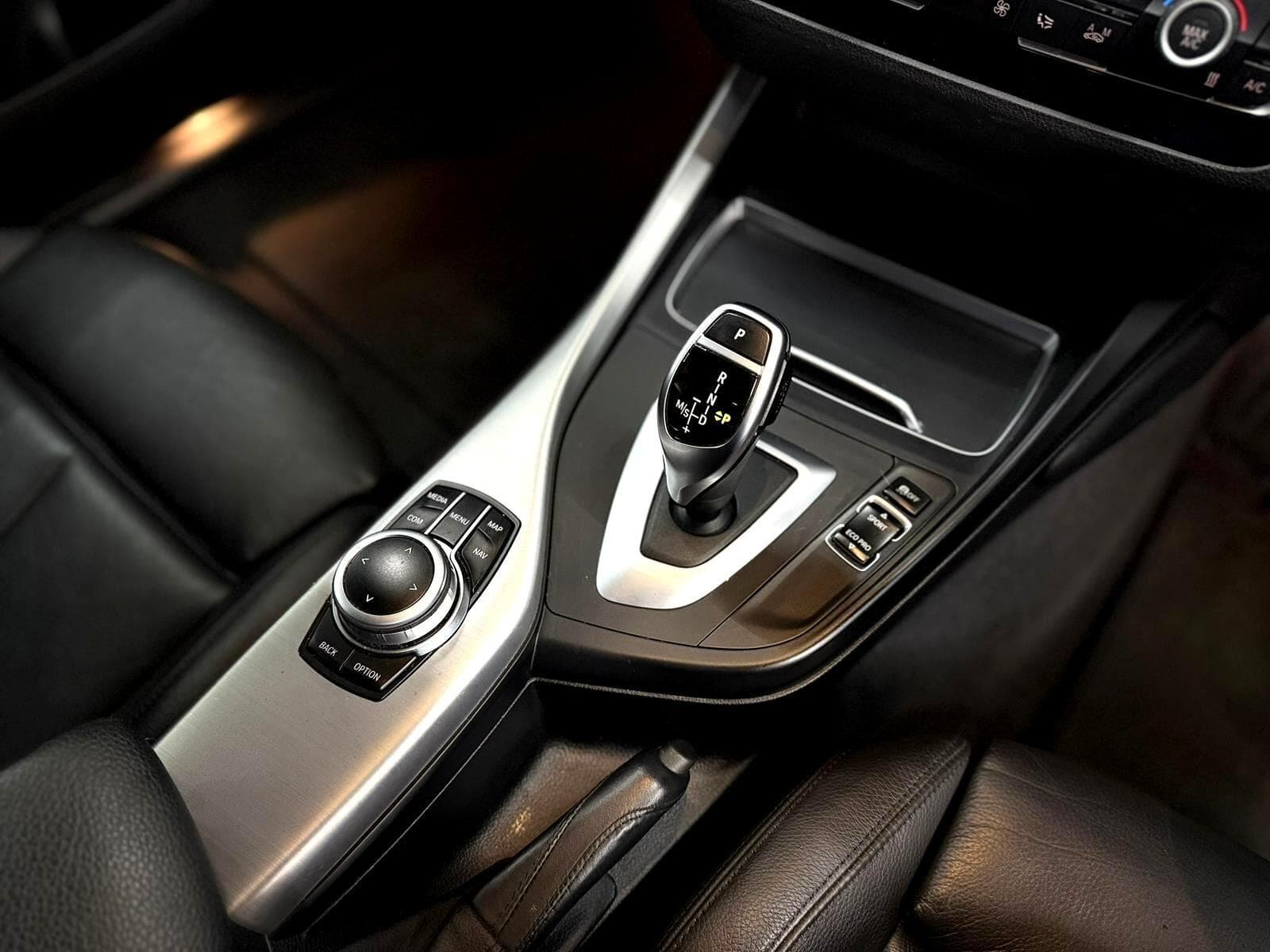 2019 BMW 1 Series - Thumbnail 43