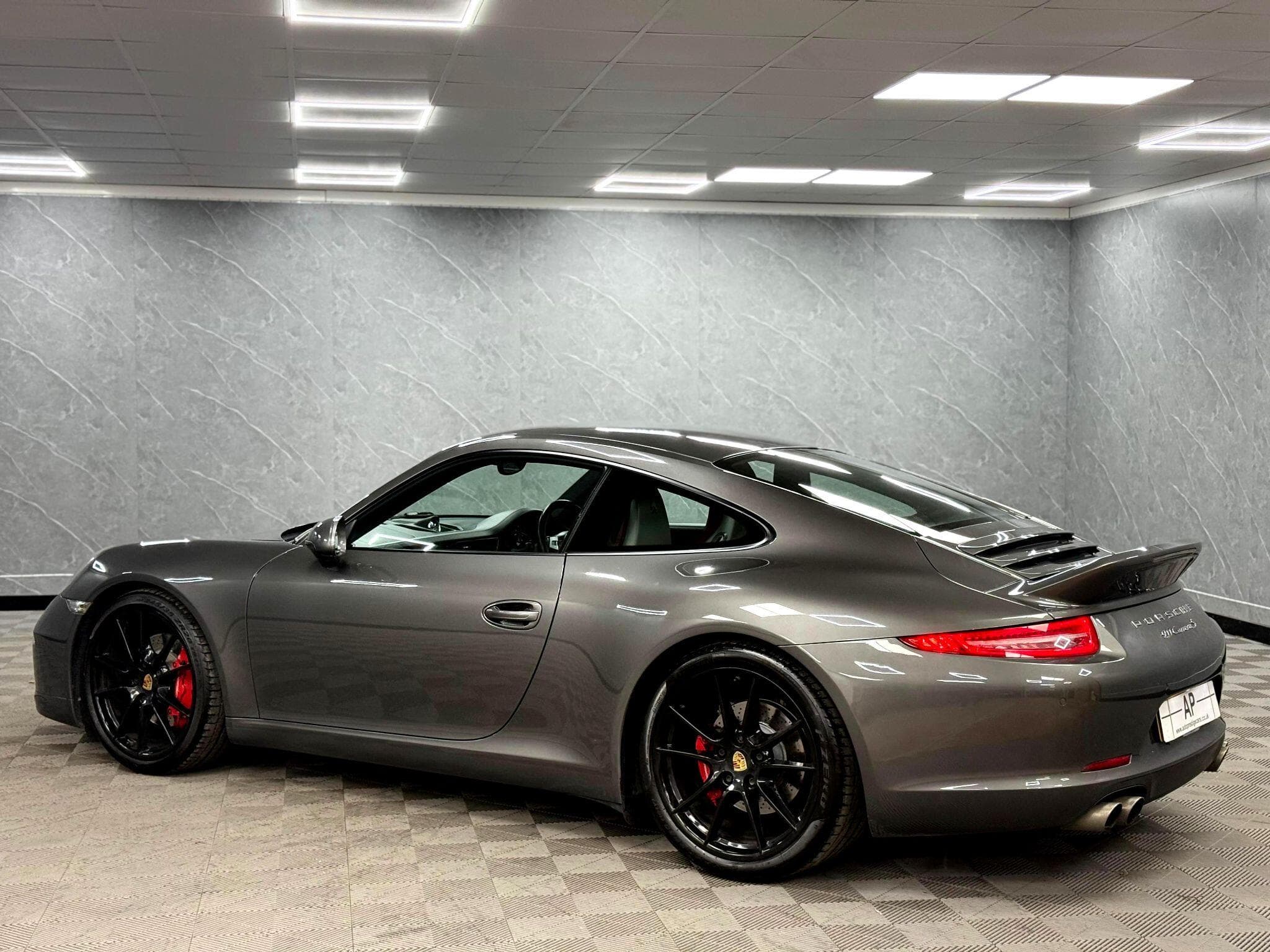 2015 Porsche 911 - Thumbnail 20