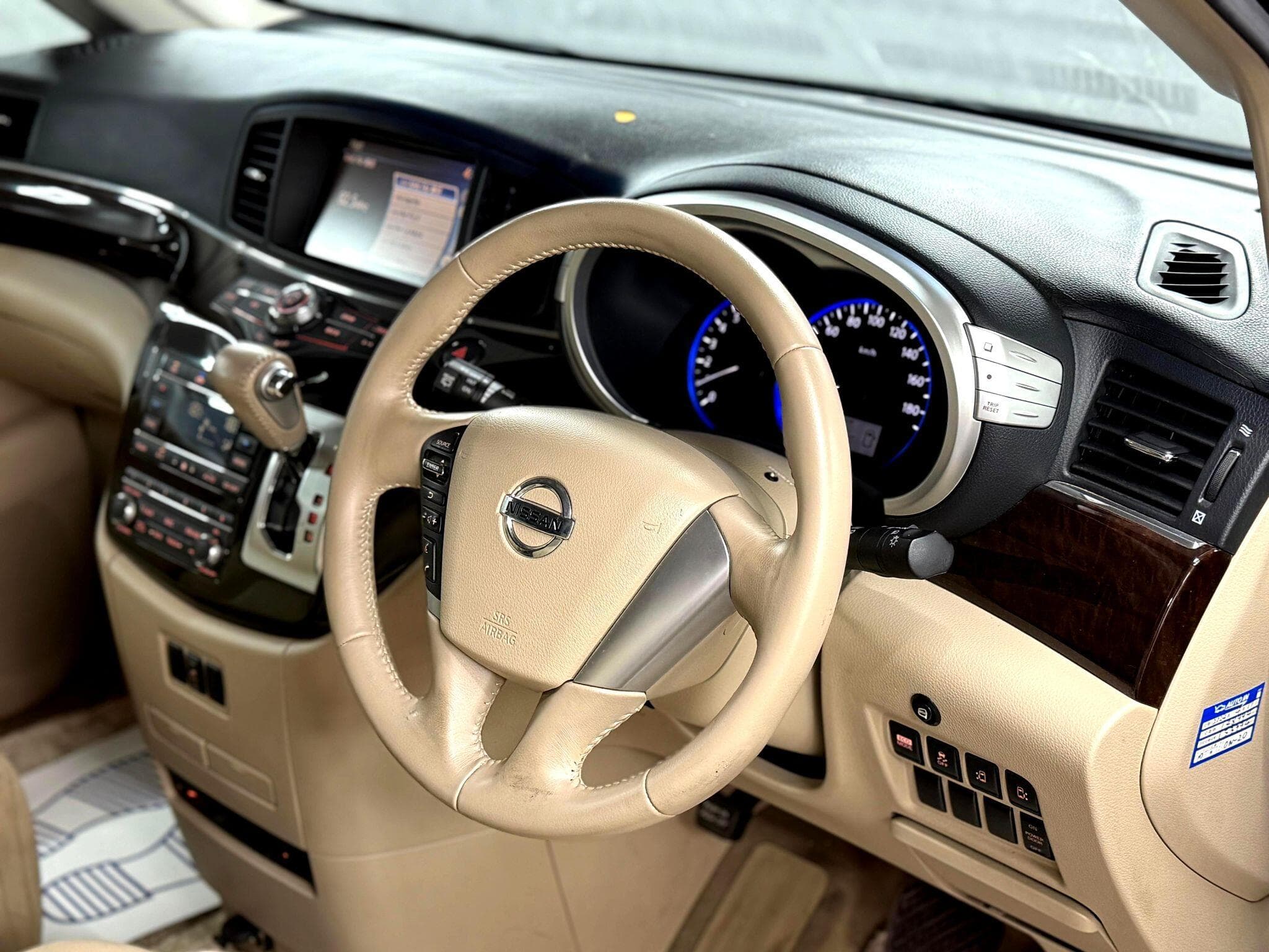 2011 Nissan Elgrand - Thumbnail 22