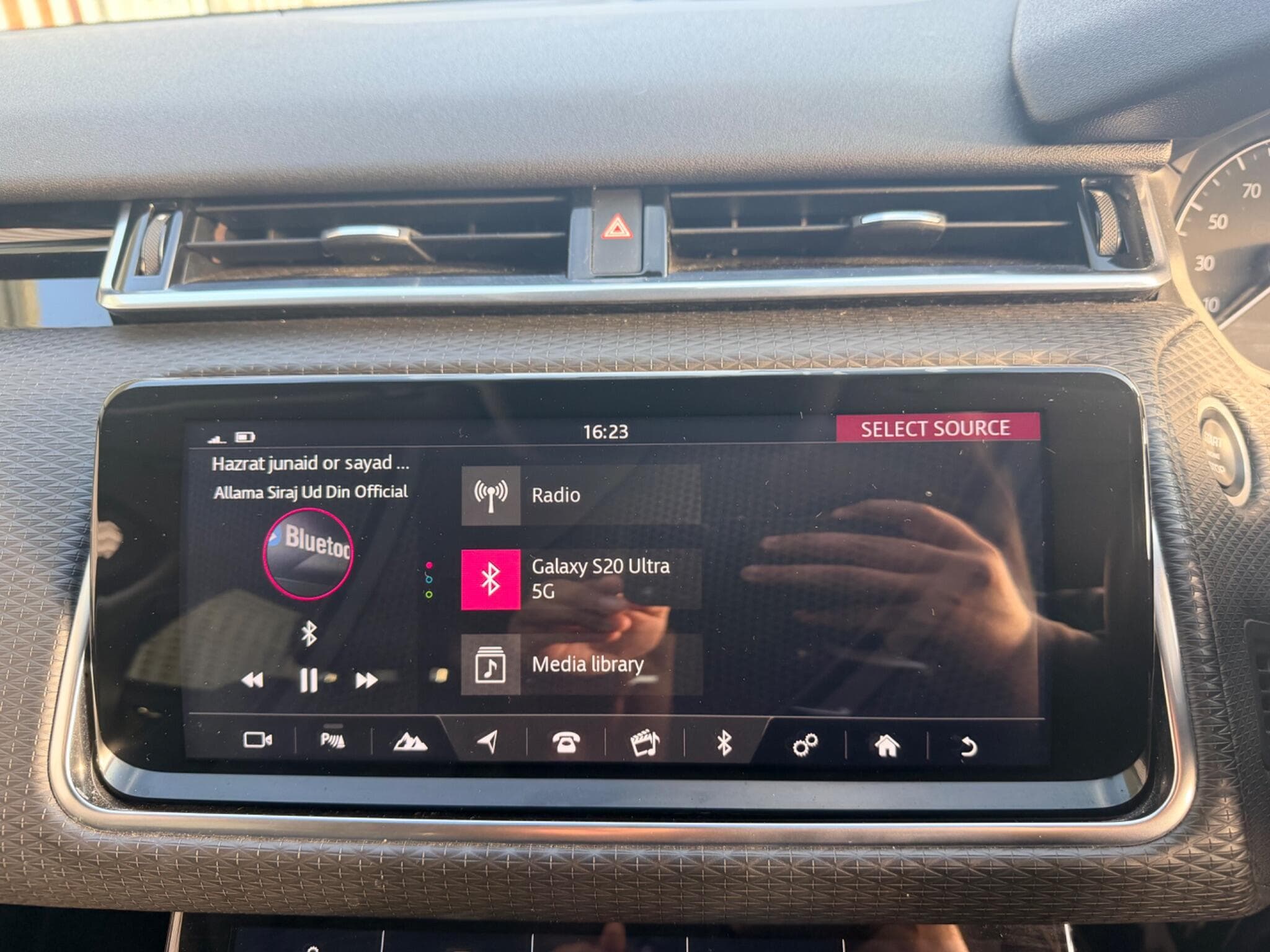 2018 Land Rover Range Rover Velar - Thumbnail 25