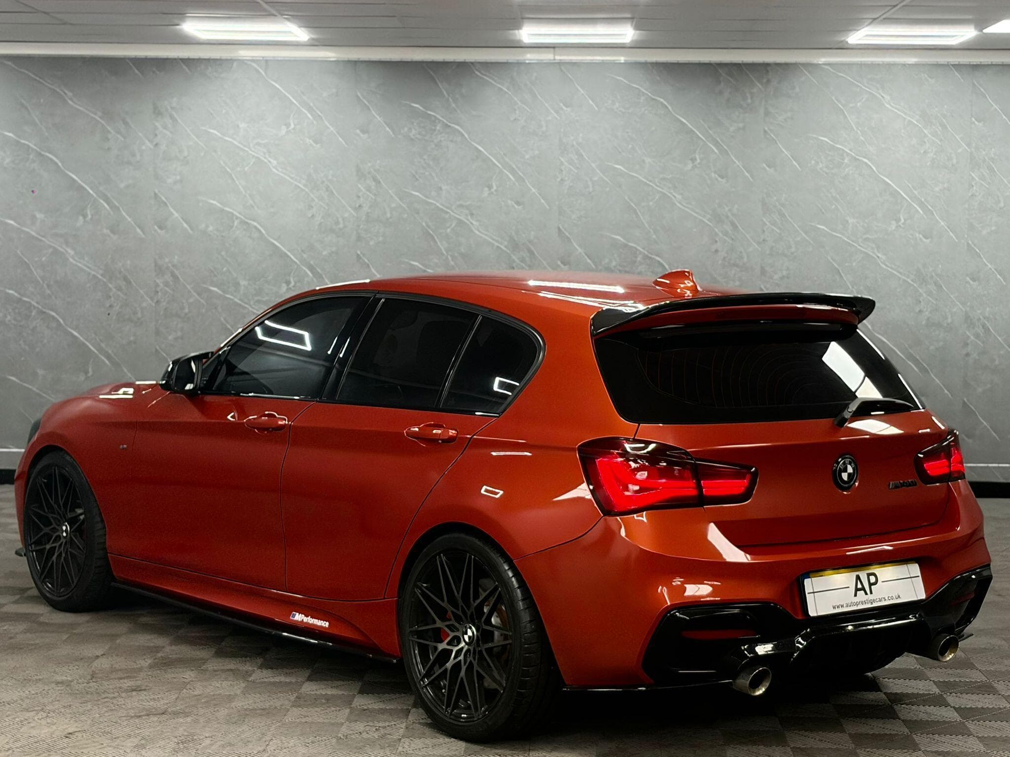 2017 BMW 1 Series - Thumbnail 17