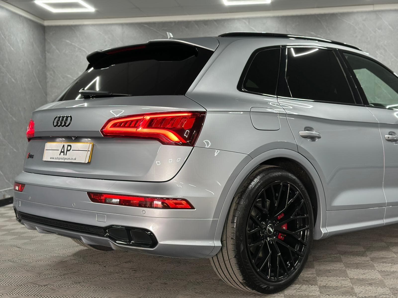 2017 Audi SQ5 - Thumbnail 6