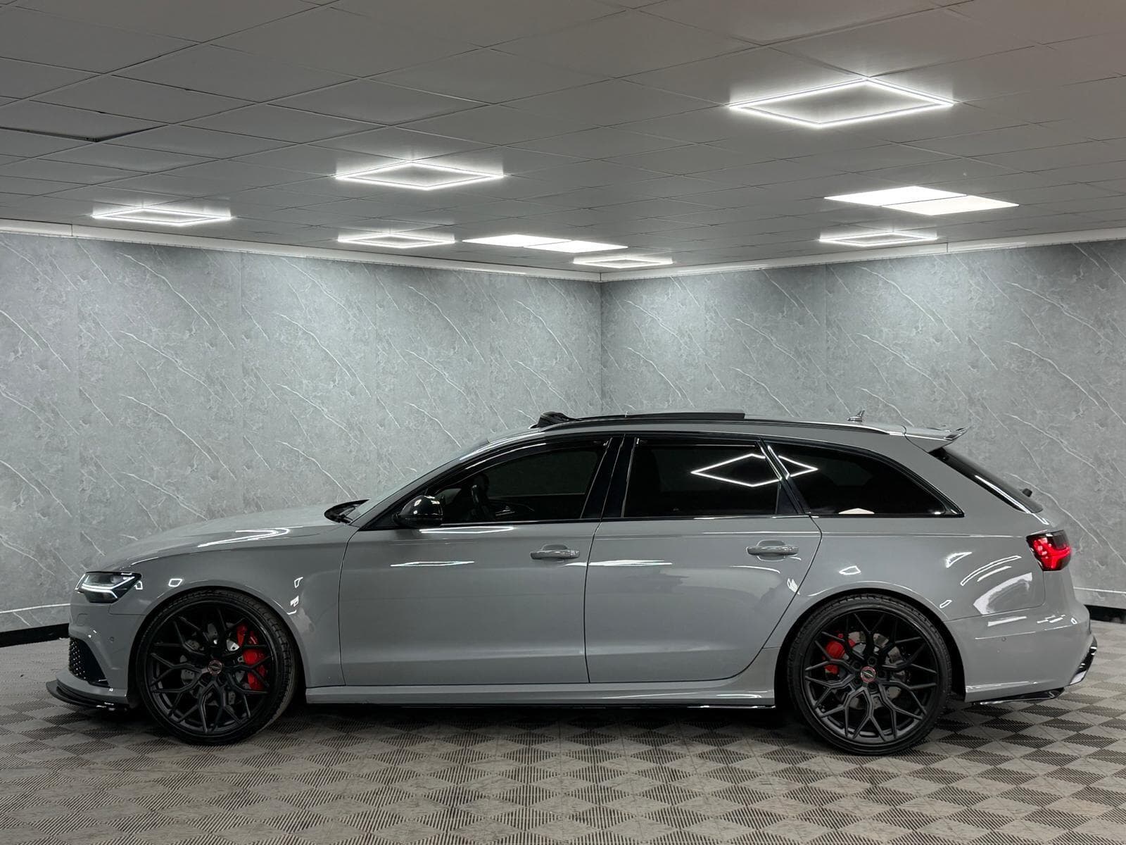 2016 Audi RS6 Avant - Thumbnail 24