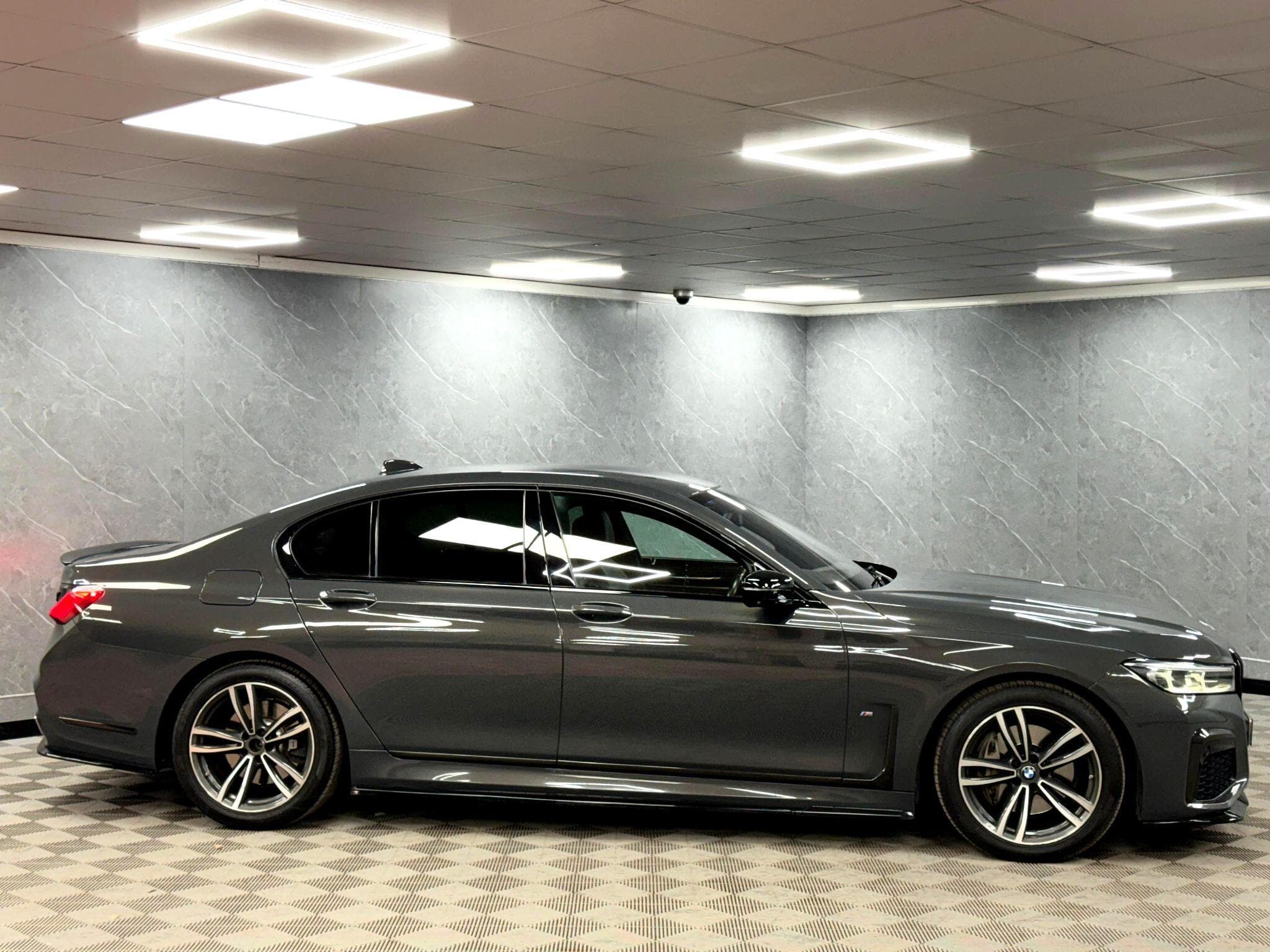 2019 BMW 7 Series - Thumbnail 25