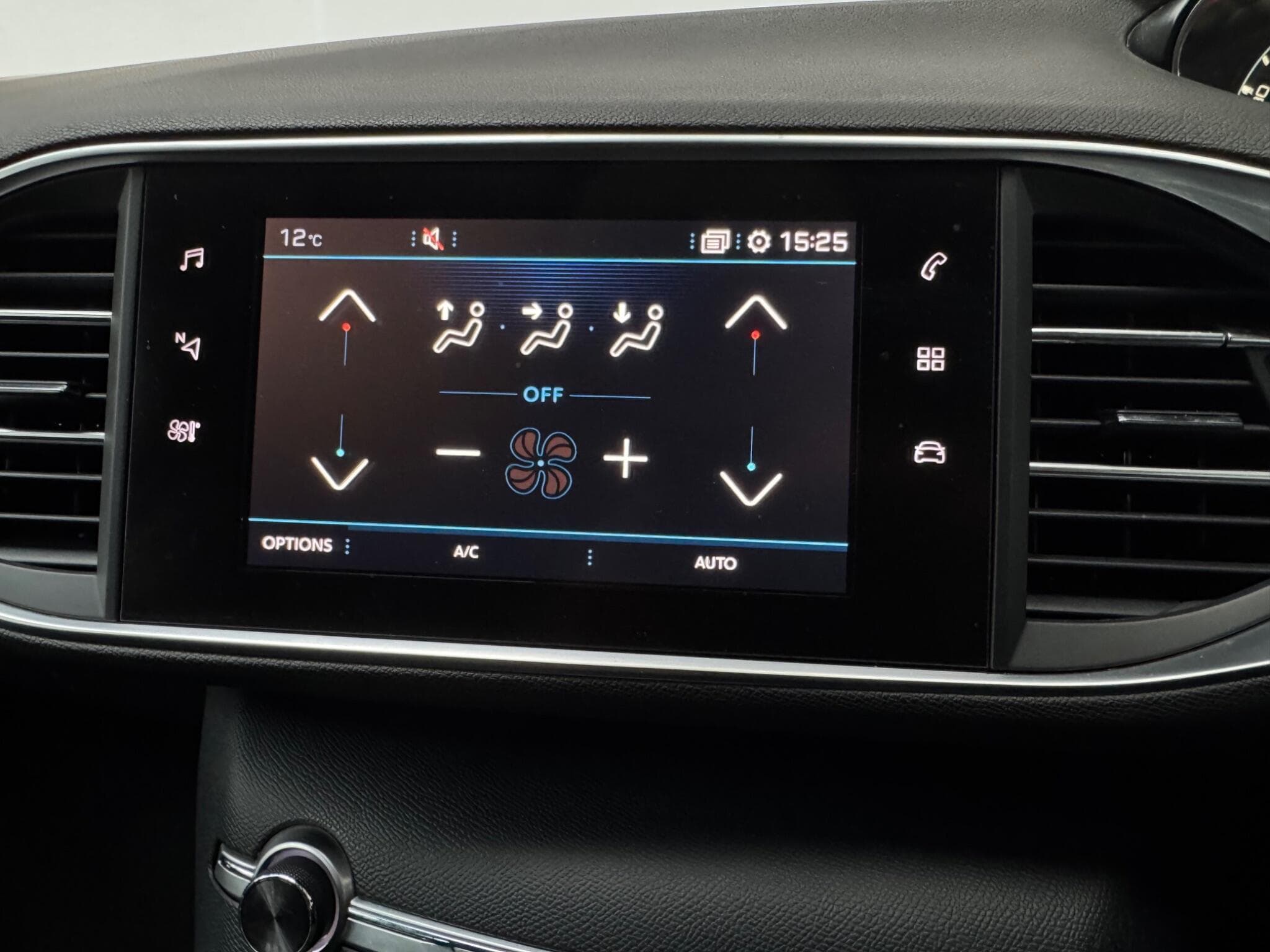 2018 Peugeot 308 - Thumbnail 17