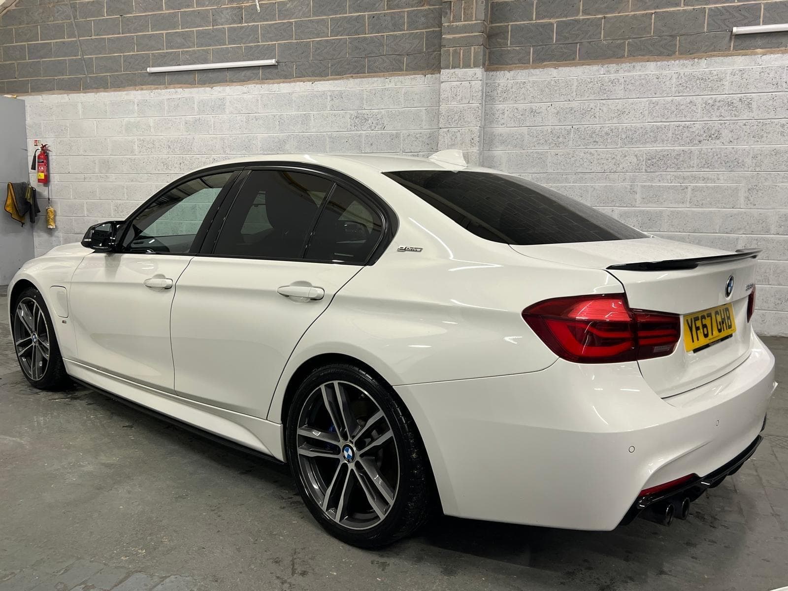 2017 BMW 3 Series - 3