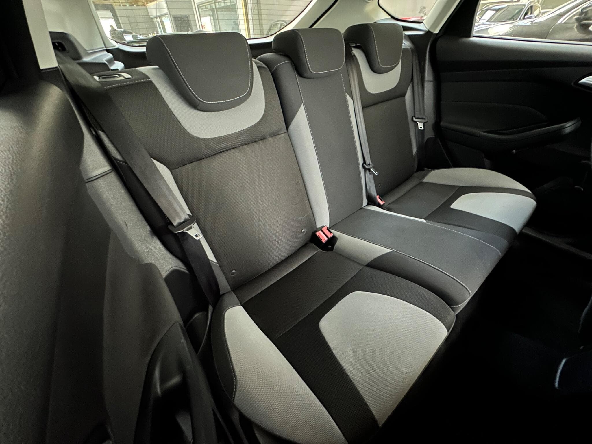 2014 Ford Focus - Thumbnail 9