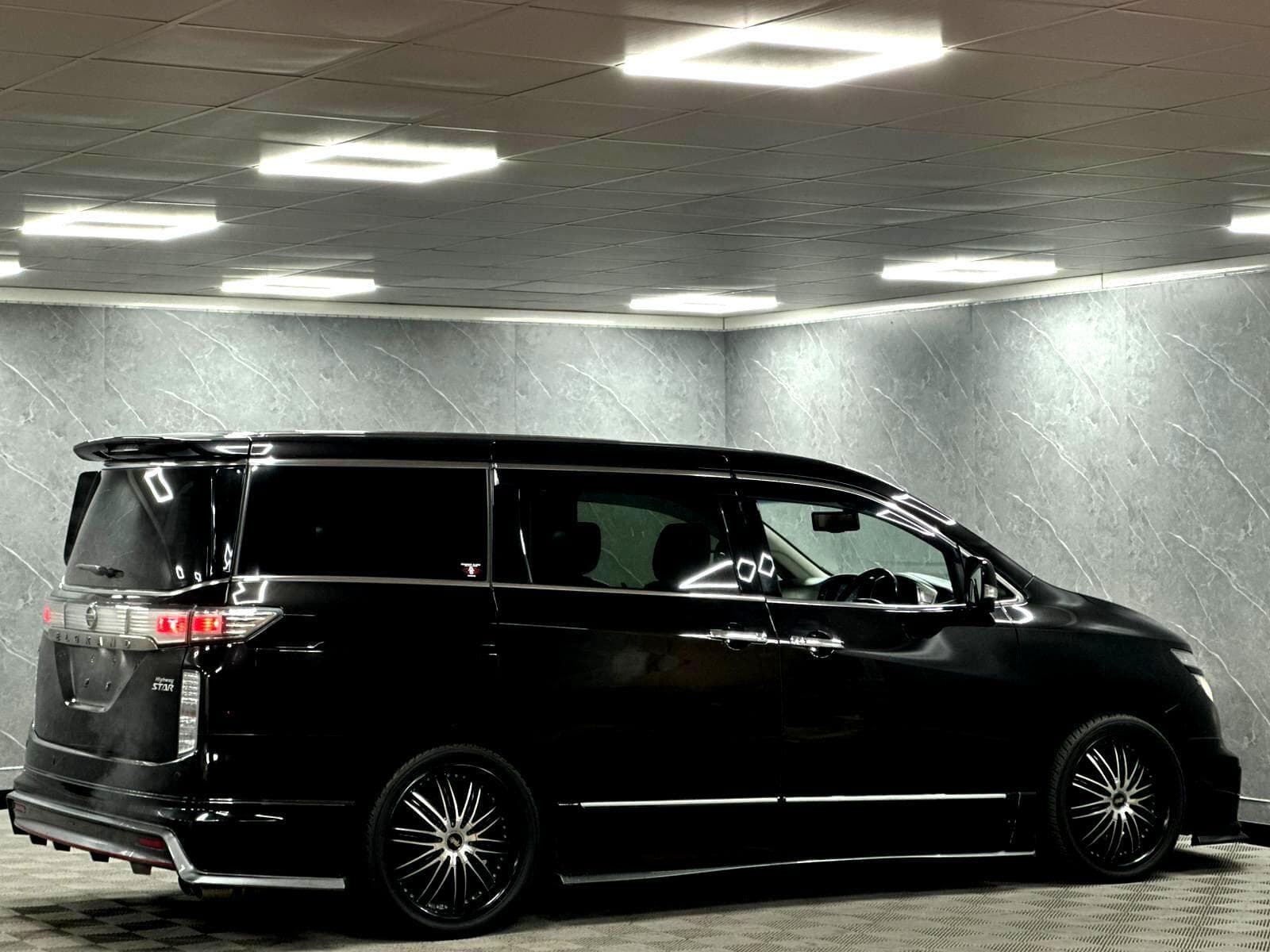 2015 Nissan Elgrand - Thumbnail 24