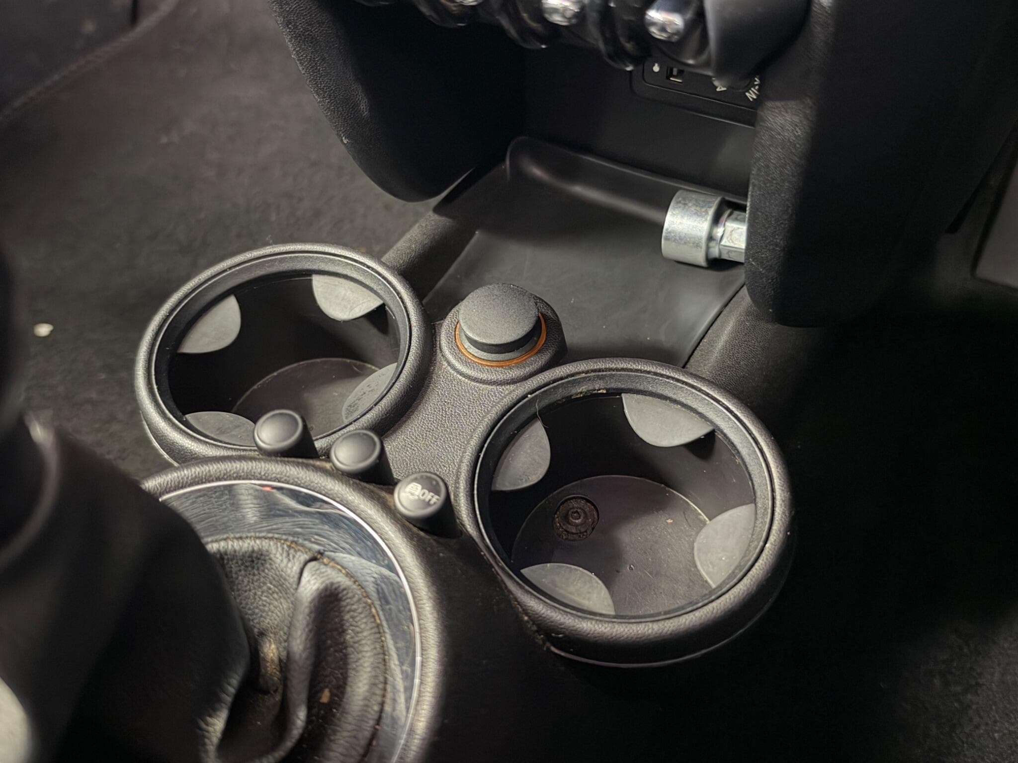 2011 MINI Hatch - Thumbnail 19