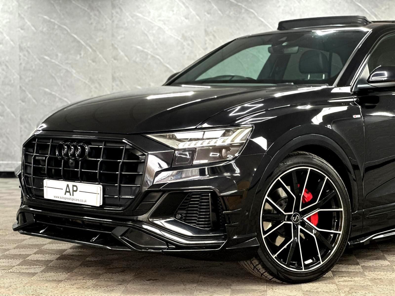 2019 Audi Q8 - Thumbnail 23