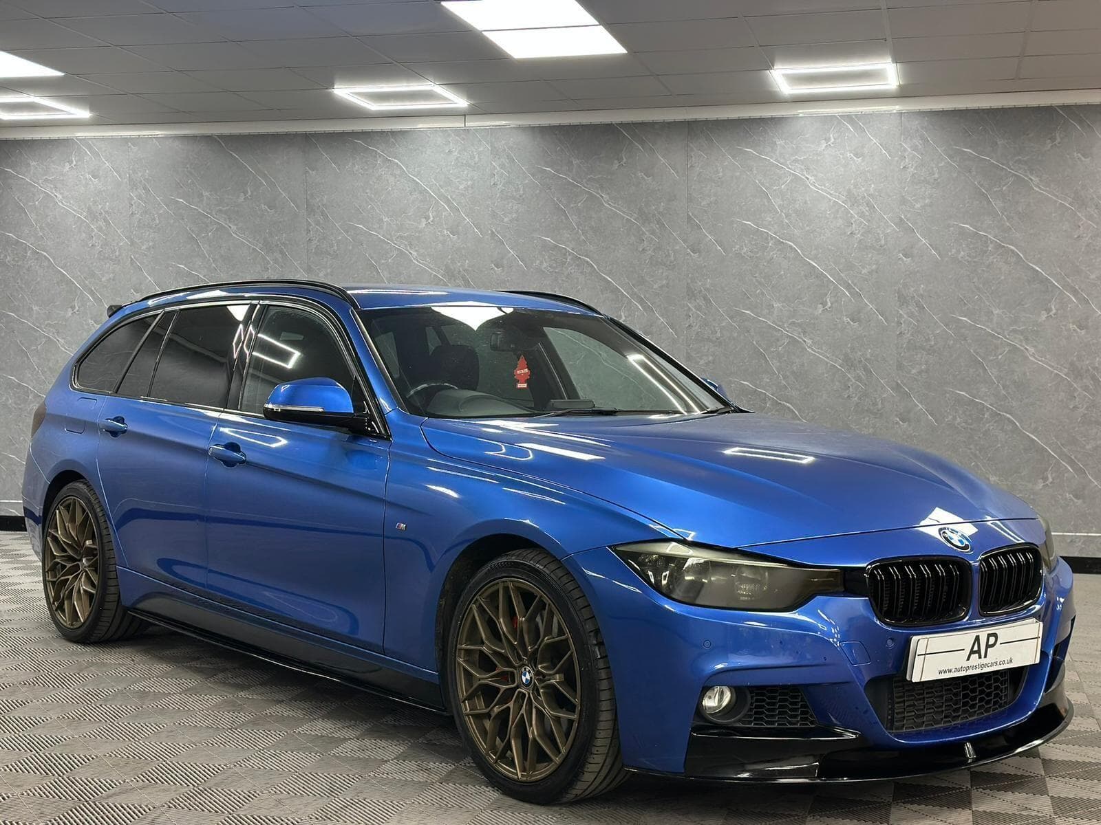 2015 BMW 3 Series - Thumbnail 12