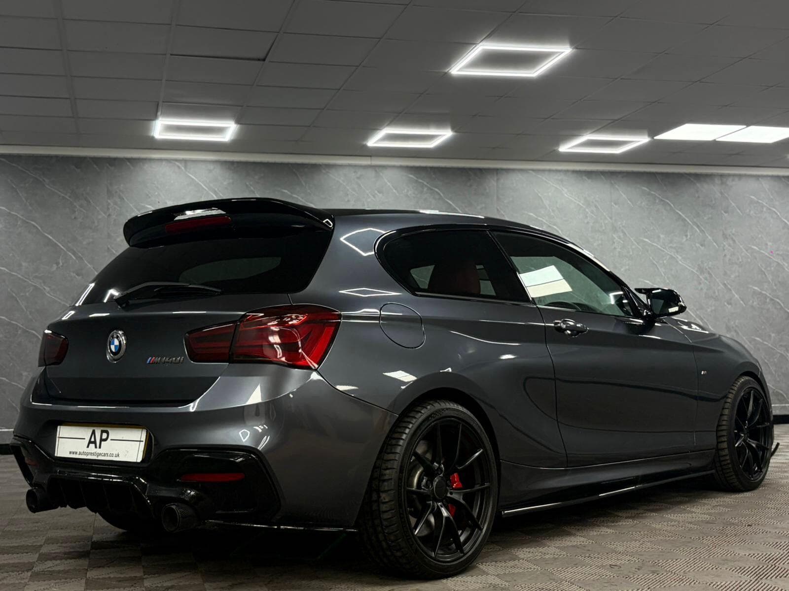 2016 BMW 1 Series - Thumbnail 37