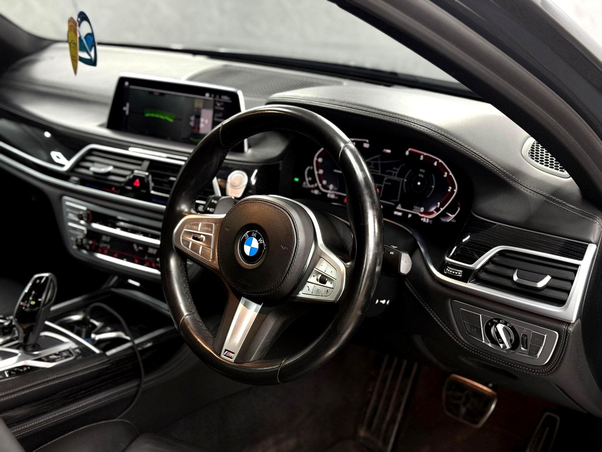2019 BMW 7 Series - Thumbnail 33