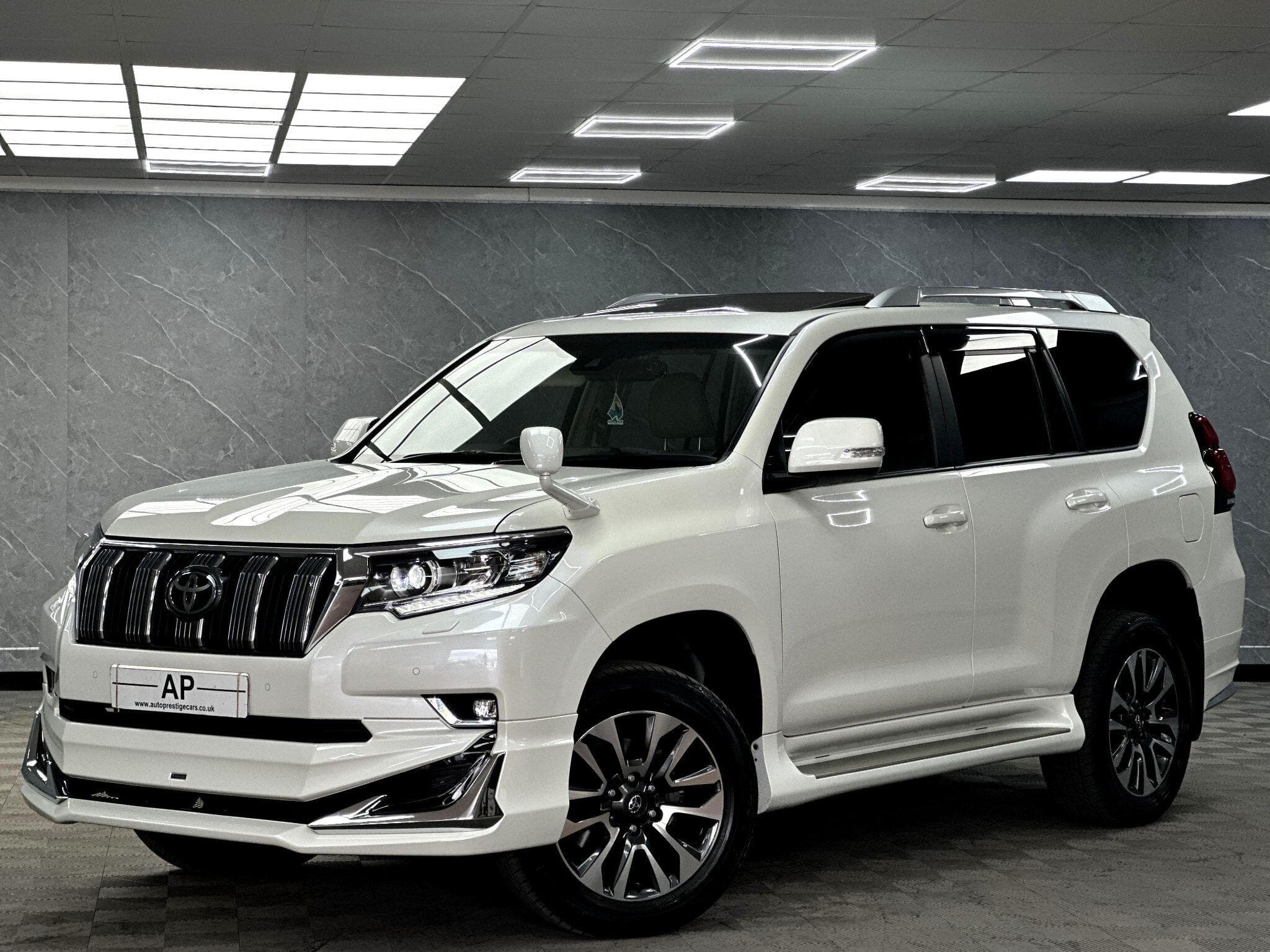 2022 Toyota Land Cruiser - Thumbnail 6