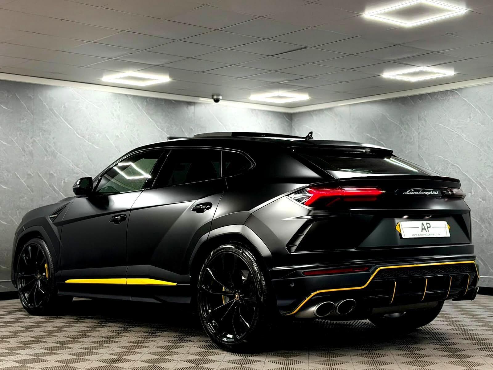 2022 Lamborghini Urus - Thumbnail 30