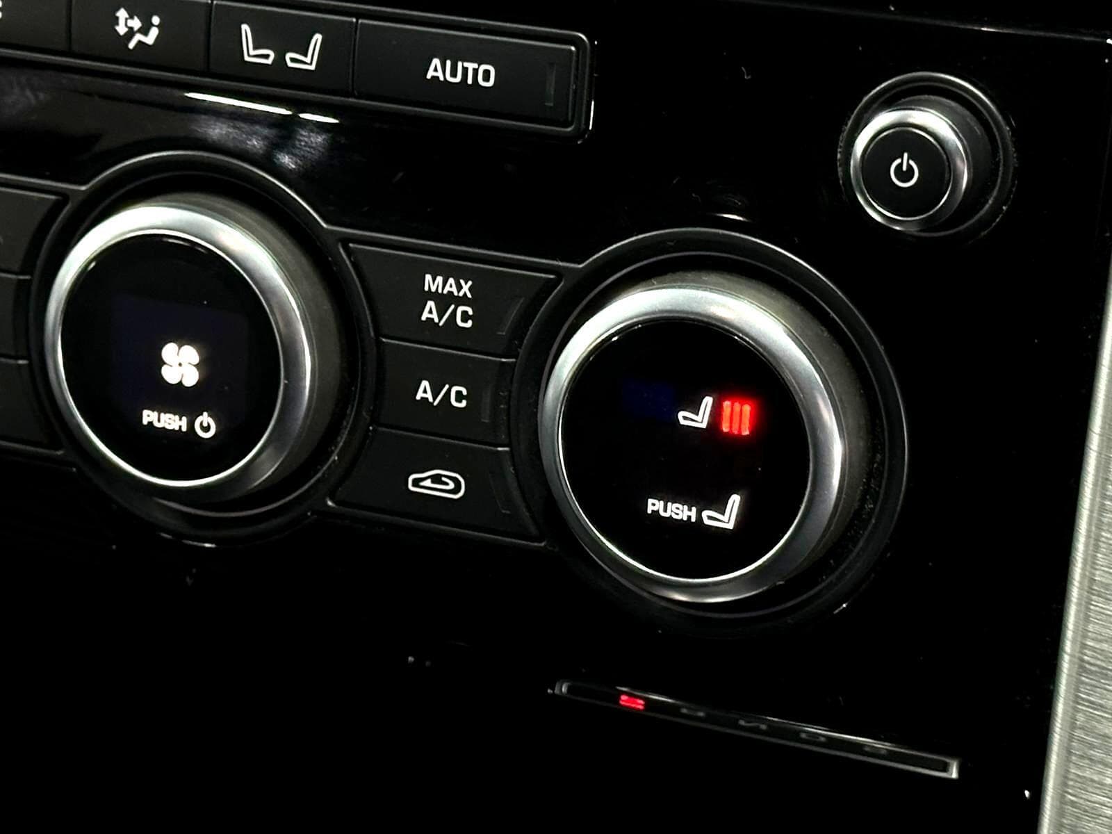 2017 Land Rover Discovery - Thumbnail 38