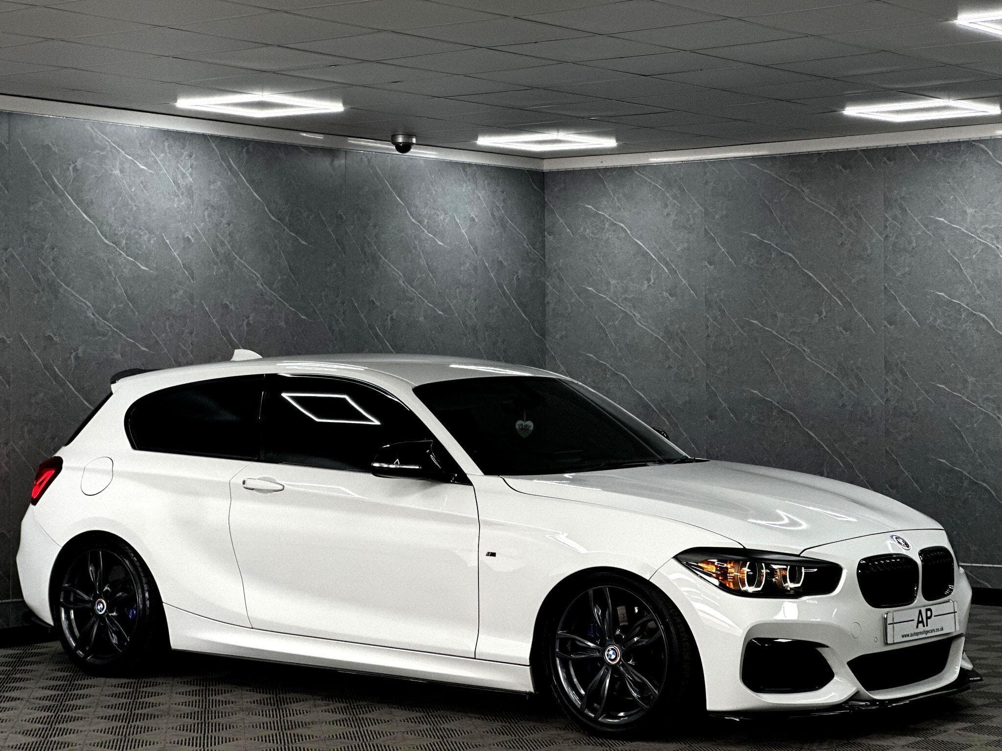 2018 BMW 1 Series - Thumbnail 22