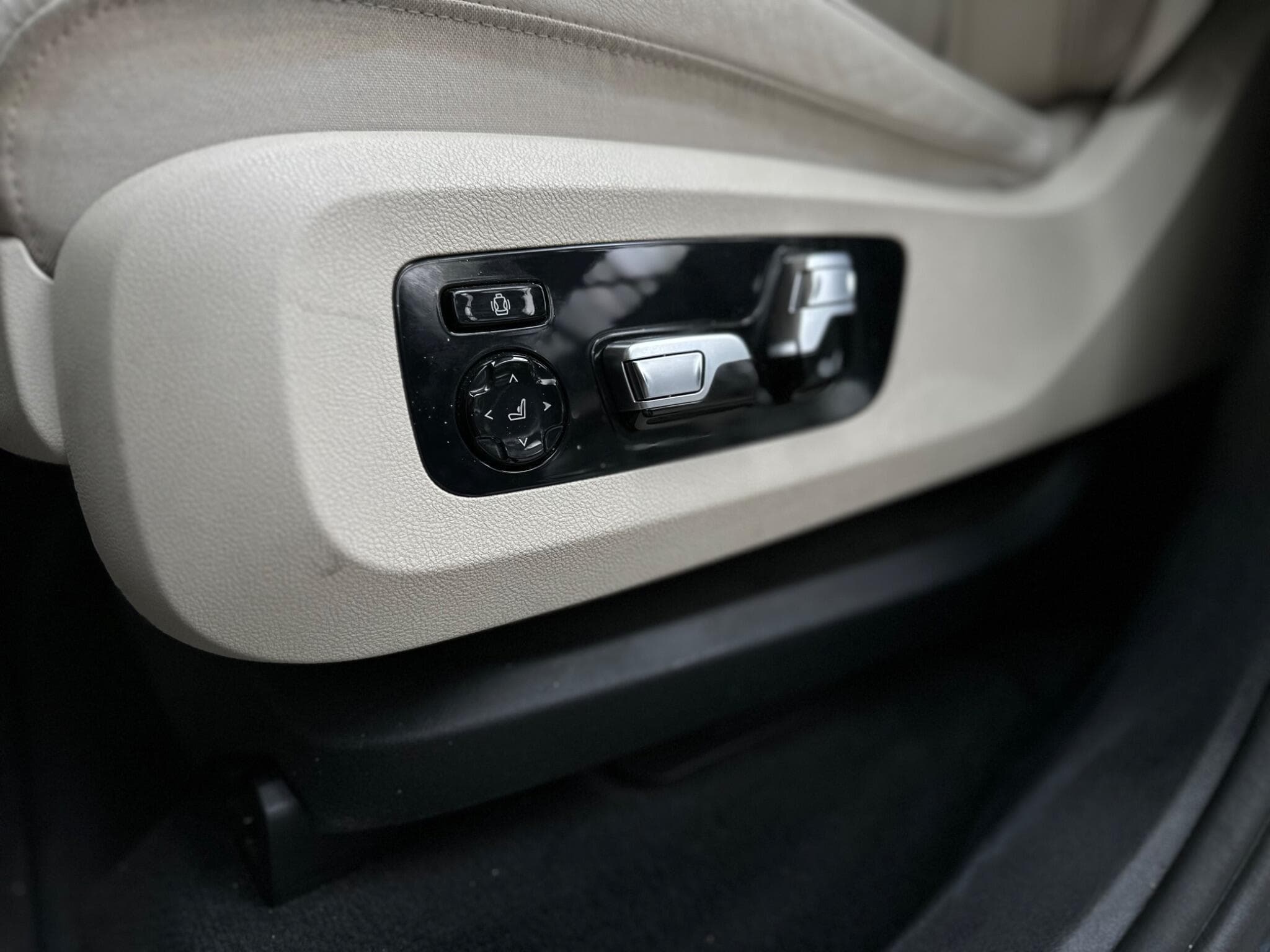 2018 BMW X5 - Thumbnail 38