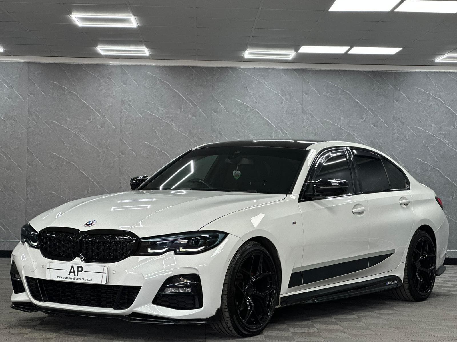 2020 BMW 3 Series - Thumbnail 17