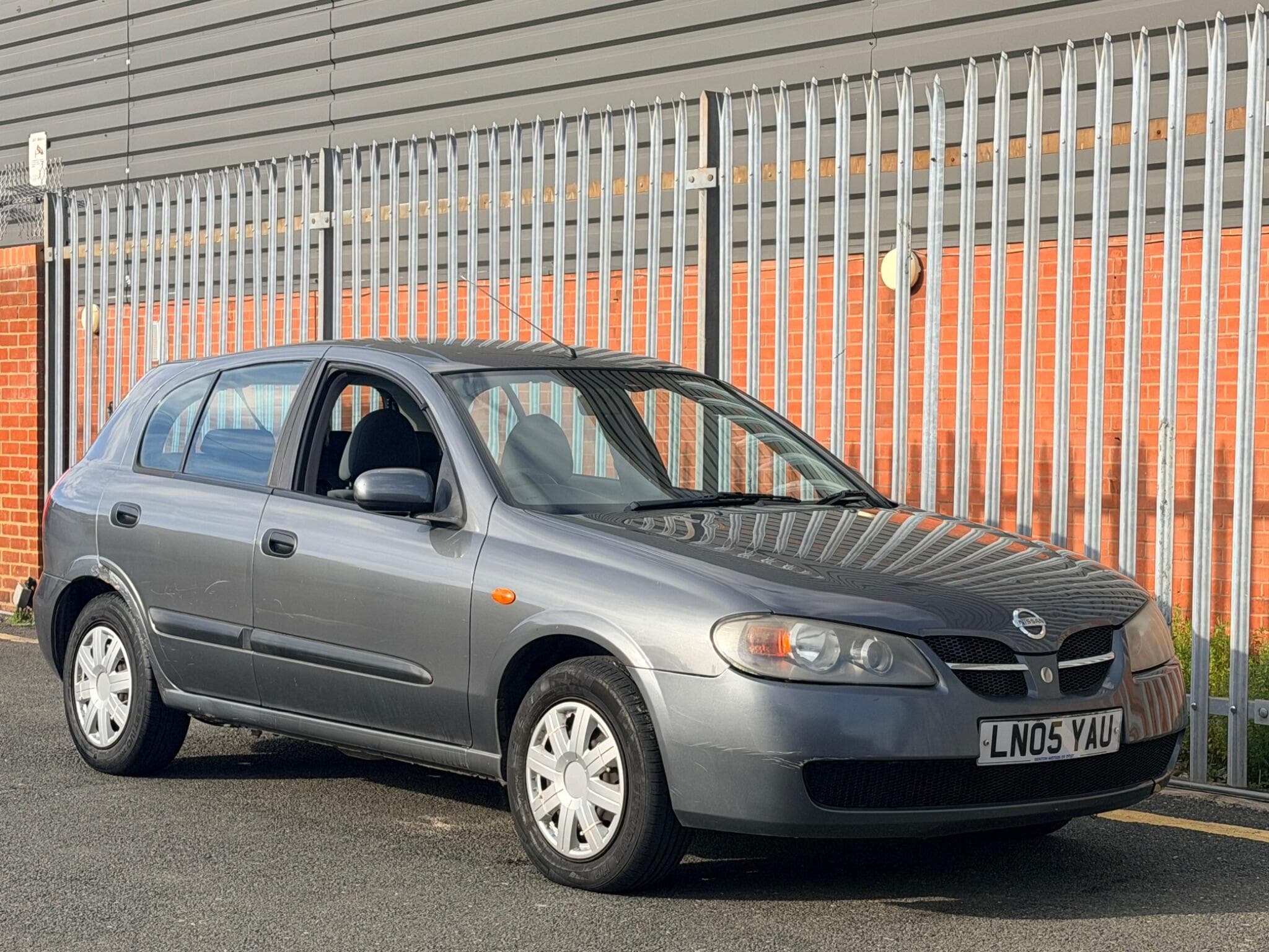 2005 Nissan Almera - Image 1