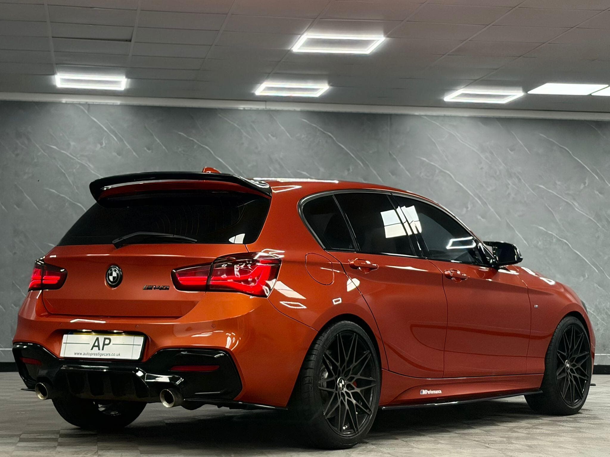 2017 BMW 1 Series - Thumbnail 18