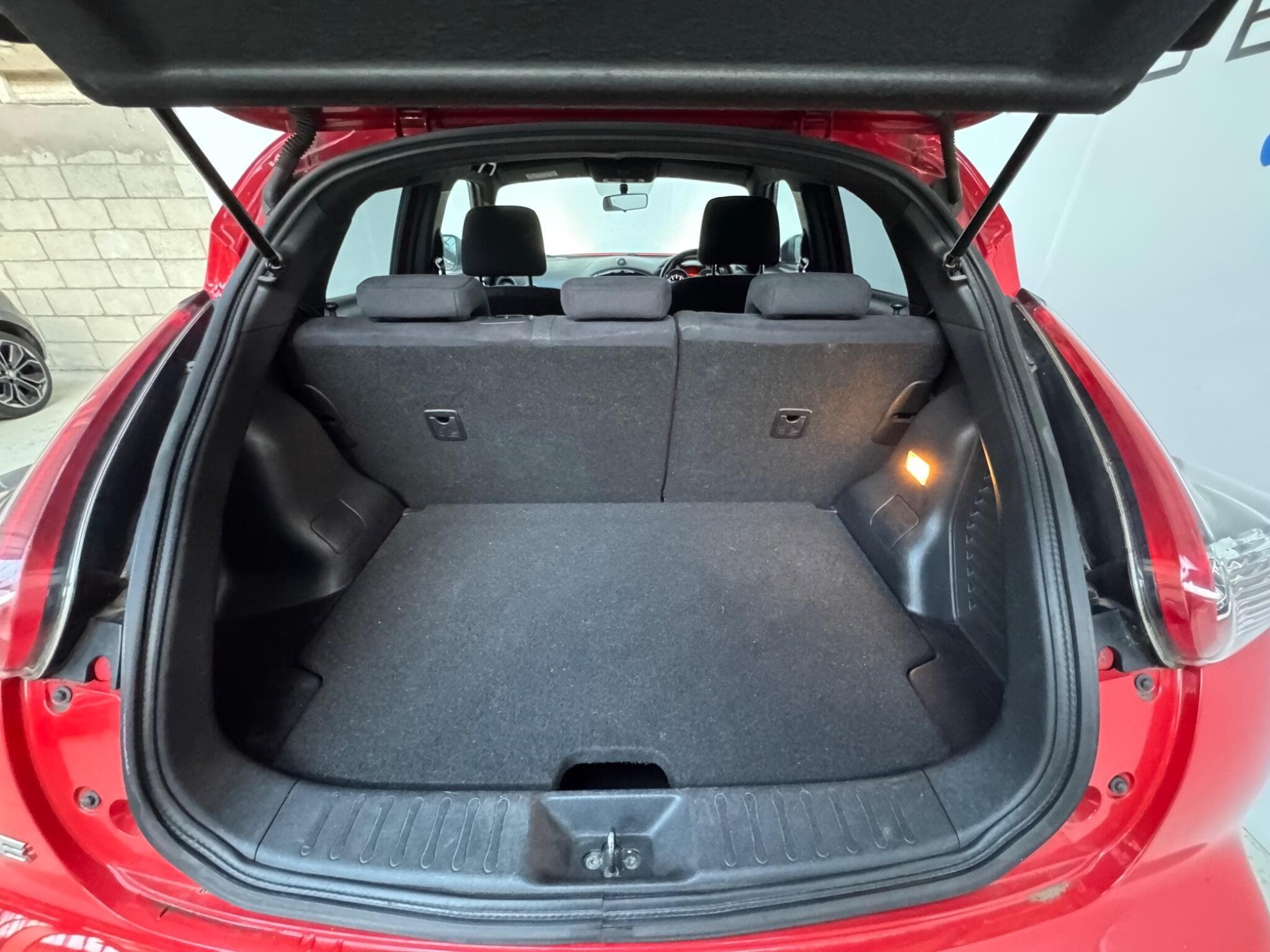 2014 Nissan Juke - Thumbnail 24