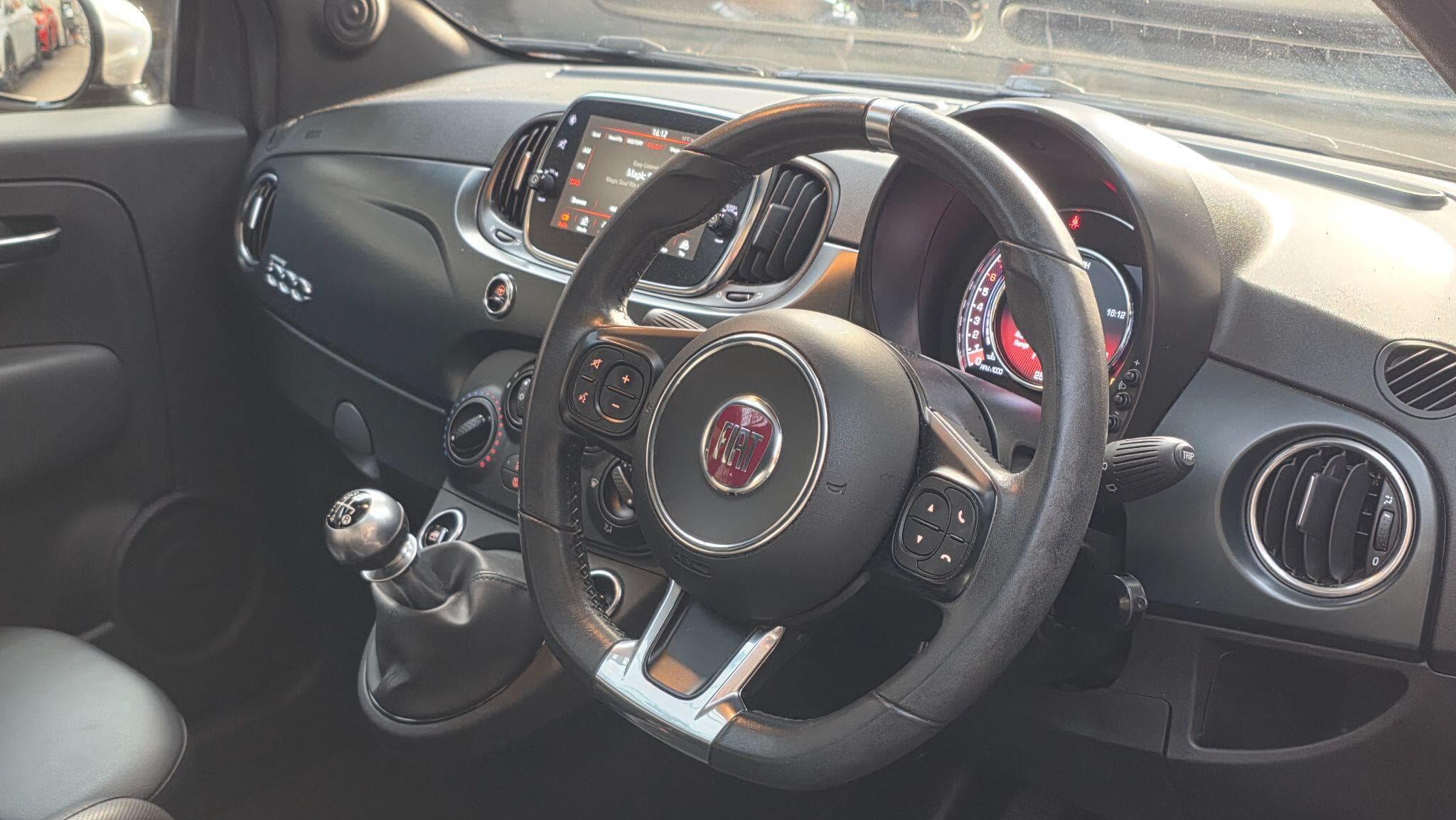 2019 Fiat 500 - Thumbnail 9