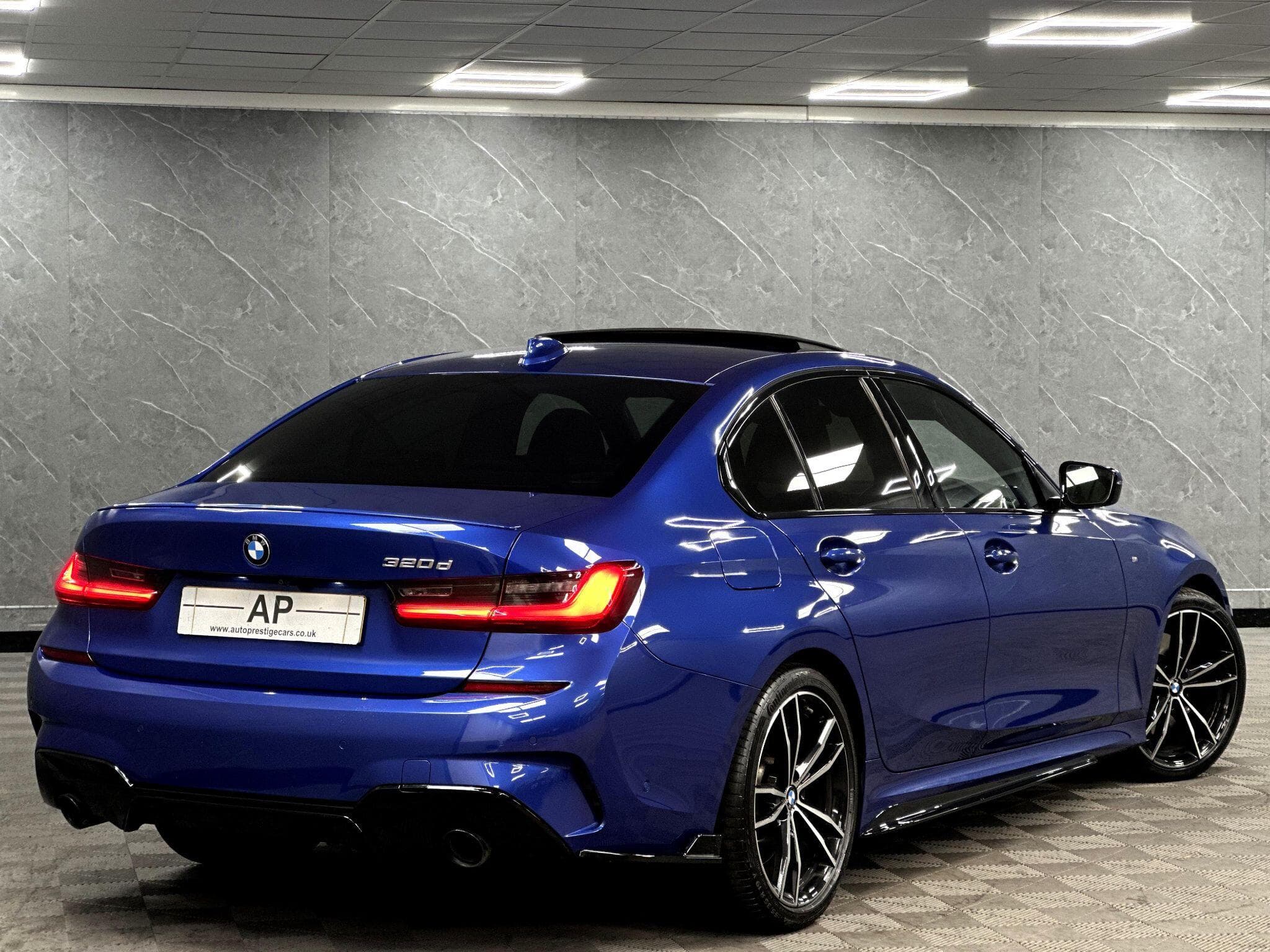 2019 BMW 3 Series - Thumbnail 19