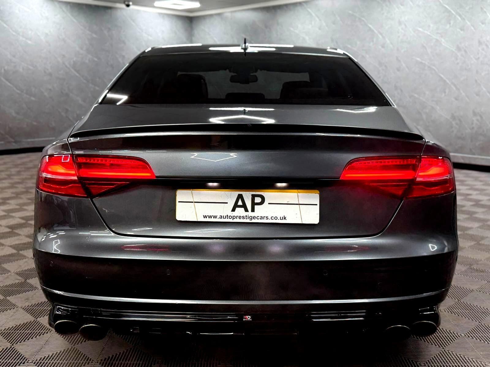 2015 Audi S8 - Thumbnail 27