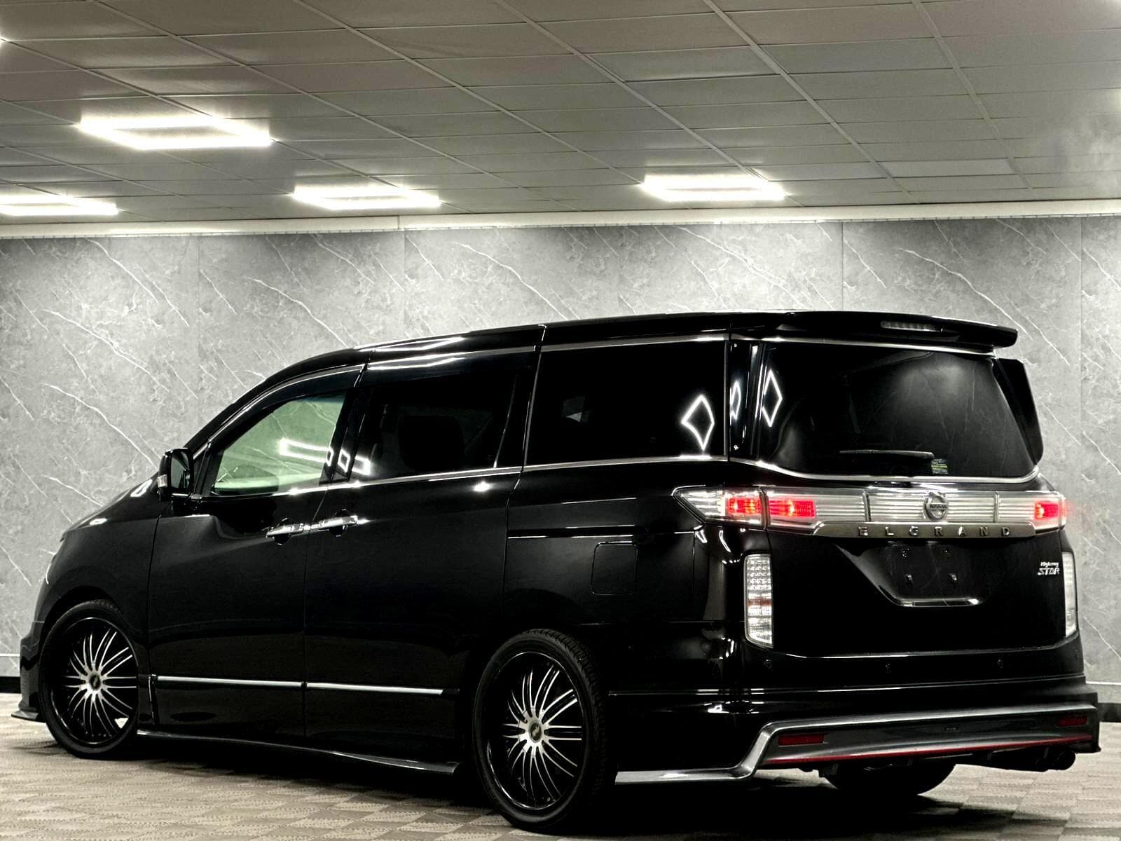 2015 Nissan Elgrand - Thumbnail 18