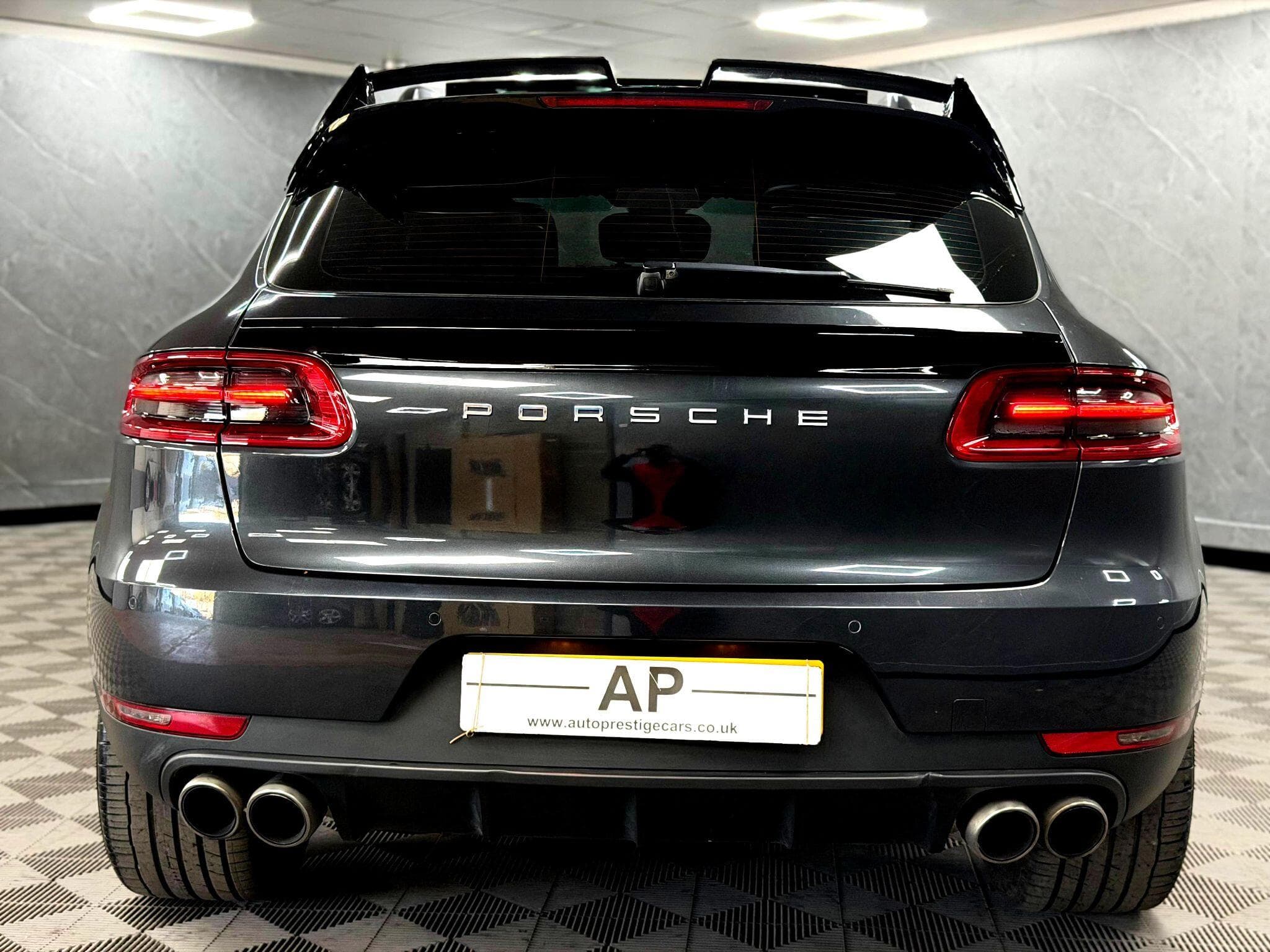 2016 Porsche Macan - Thumbnail 18