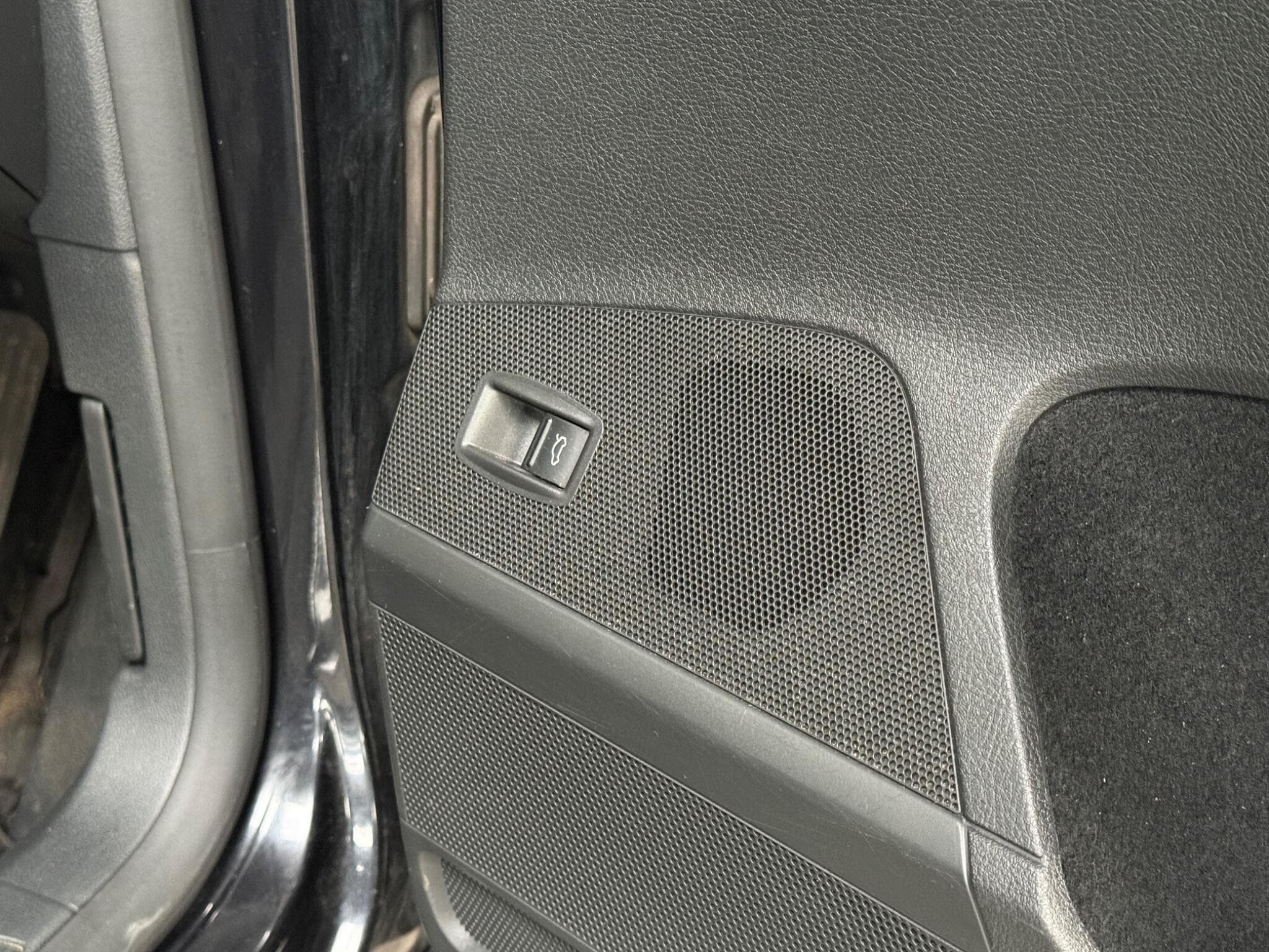 2012 Volkswagen Passat - Thumbnail 16